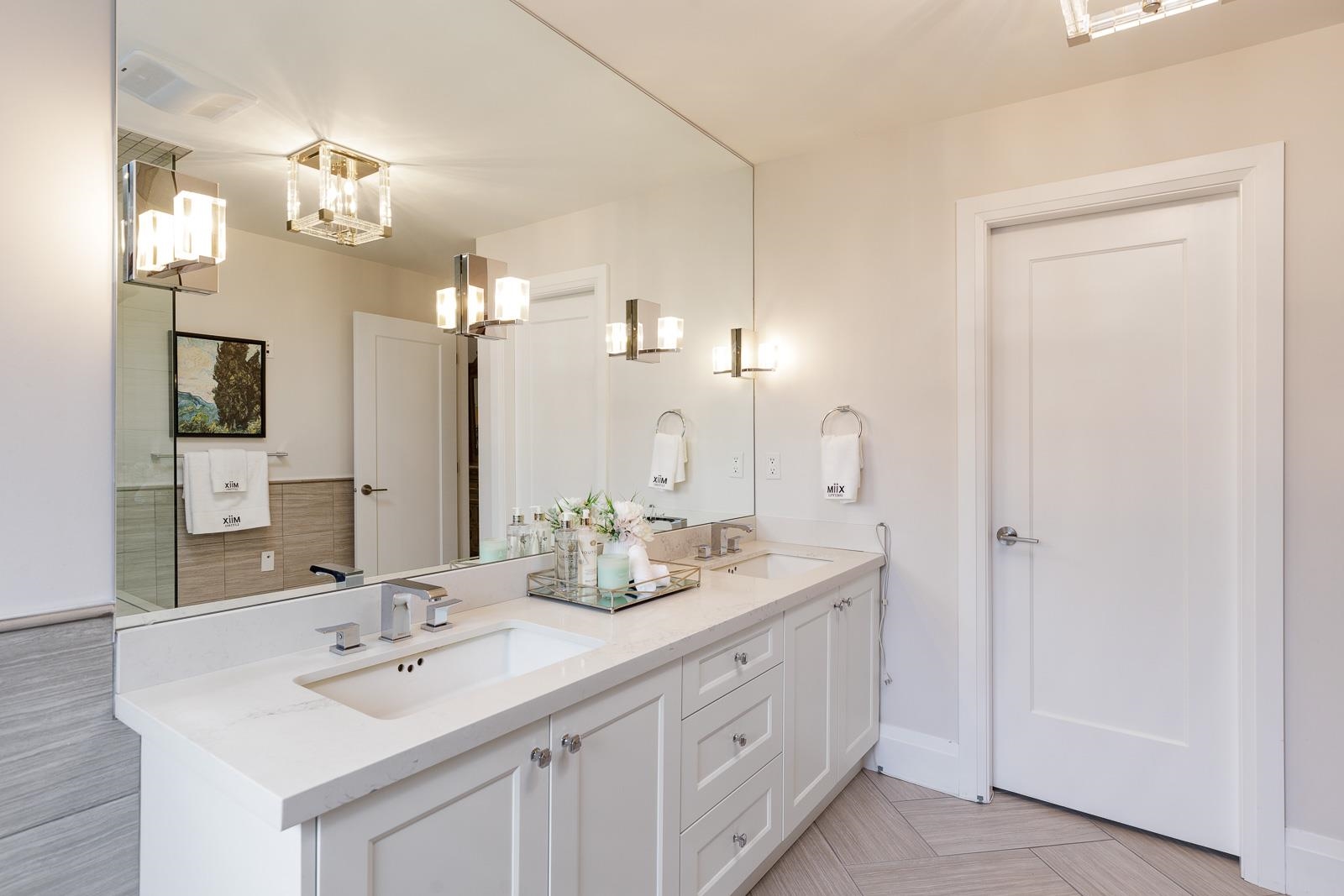Listing image of 1393 GREENBRIAR WAY