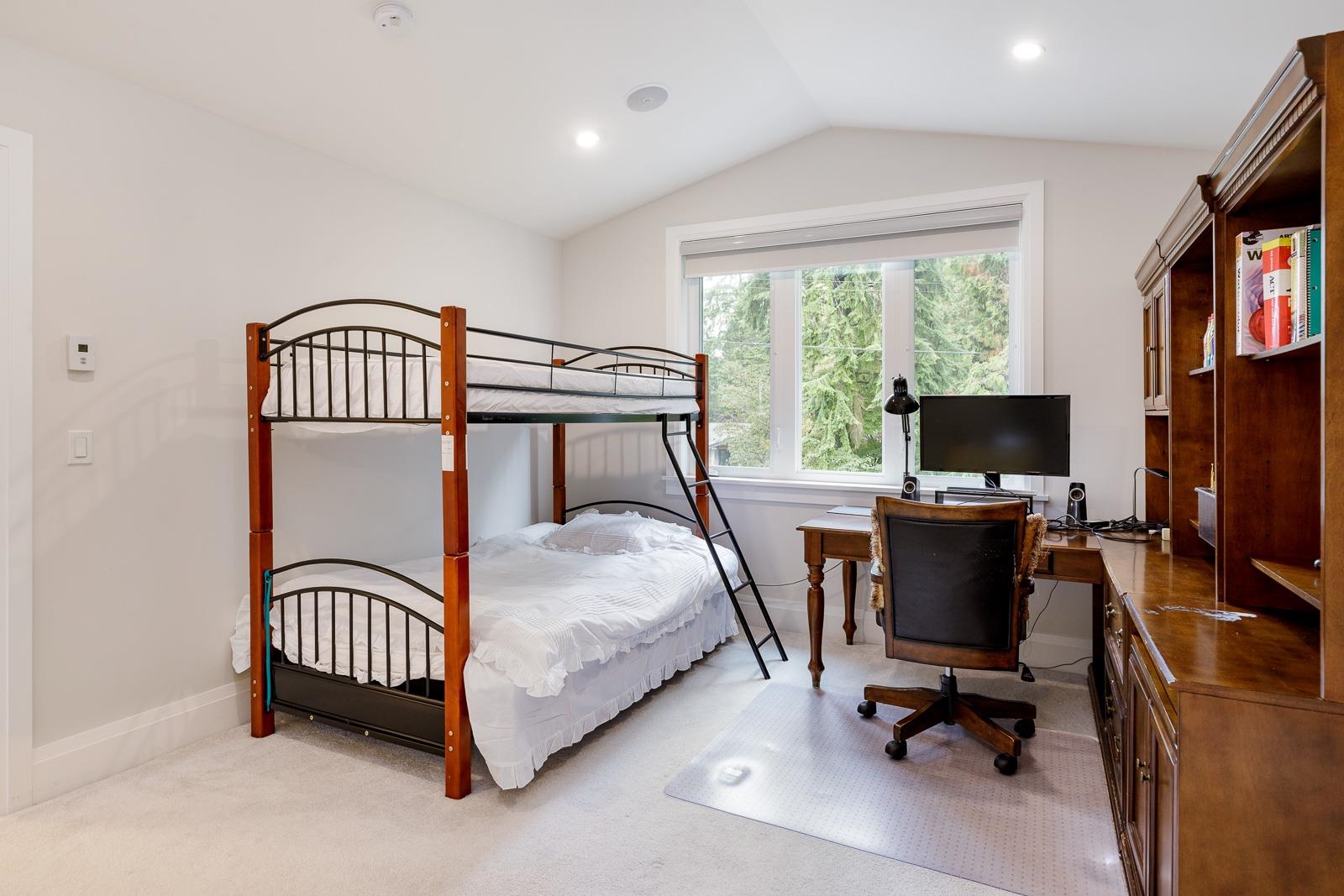 Listing image of 1393 GREENBRIAR WAY