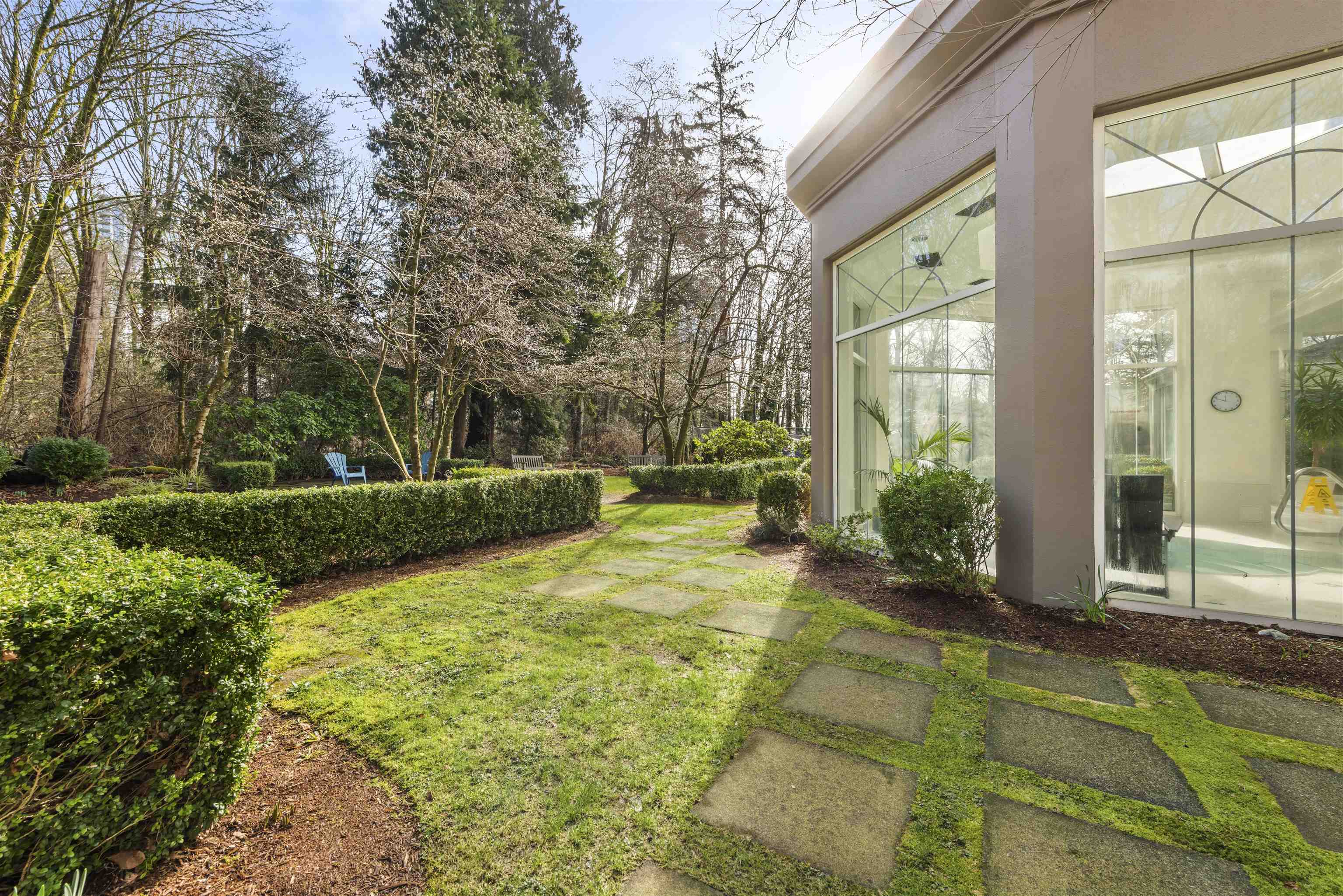 Listing image of 406 1327 E KEITH ROAD