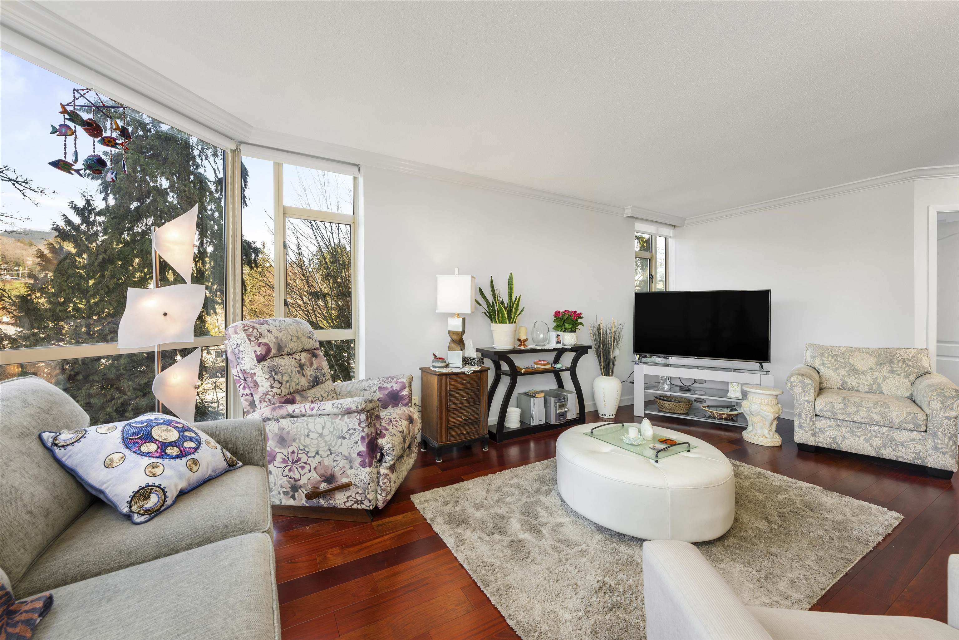 Listing image of 406 1327 E KEITH ROAD