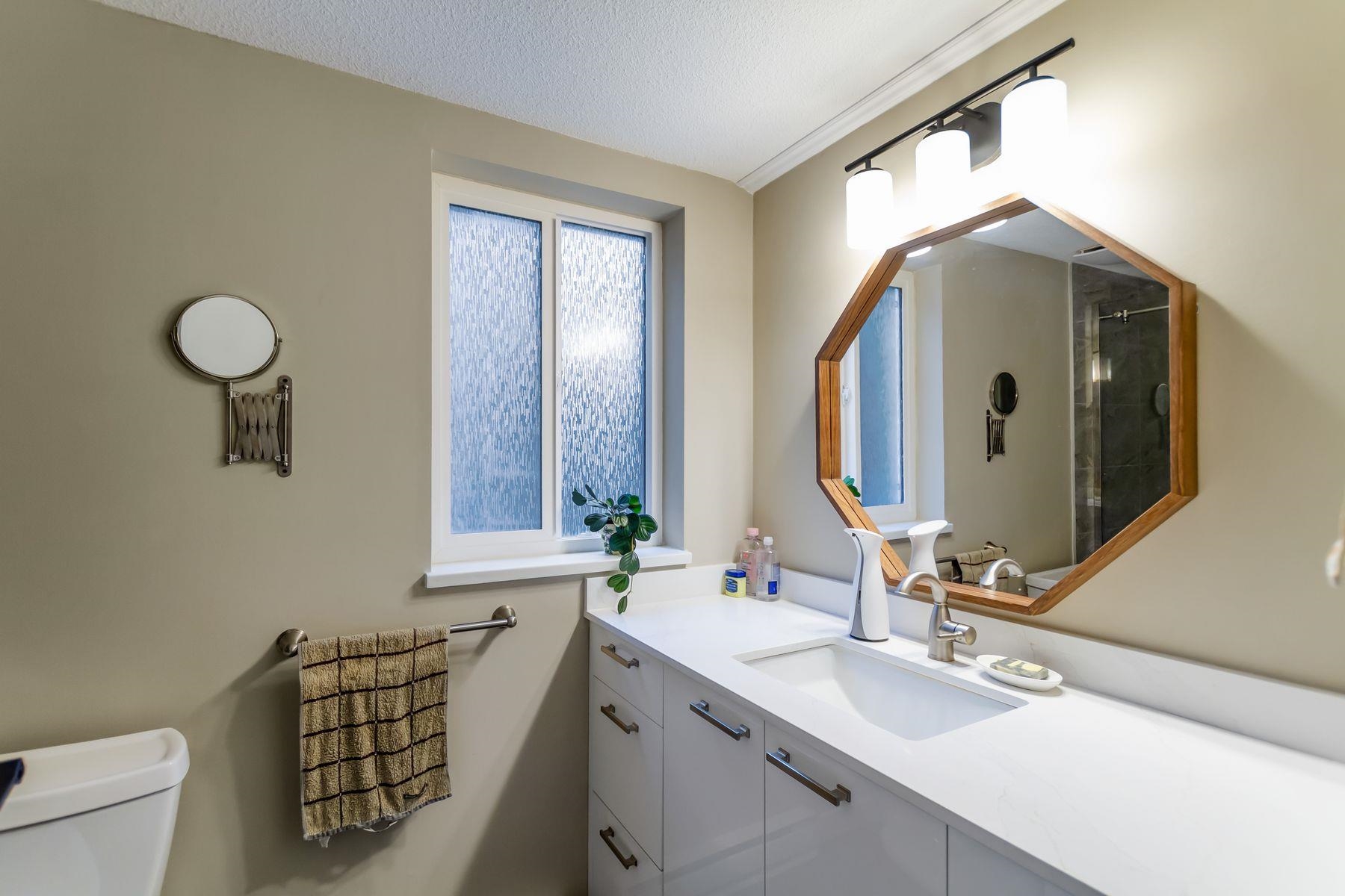 Listing image of 5655 WHITE PINE LANE