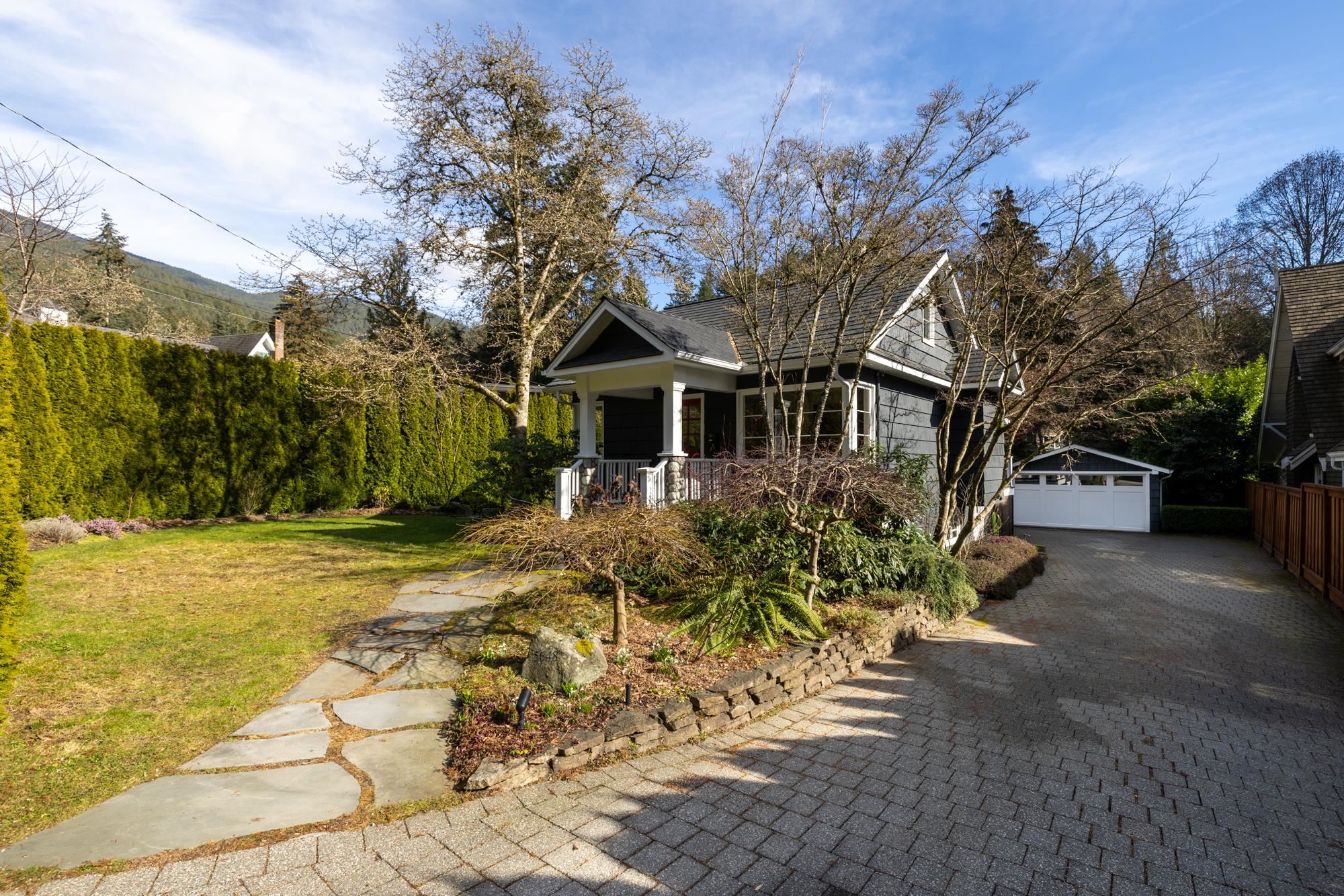Listing image of 5648 EAGLE HARBOUR ROAD