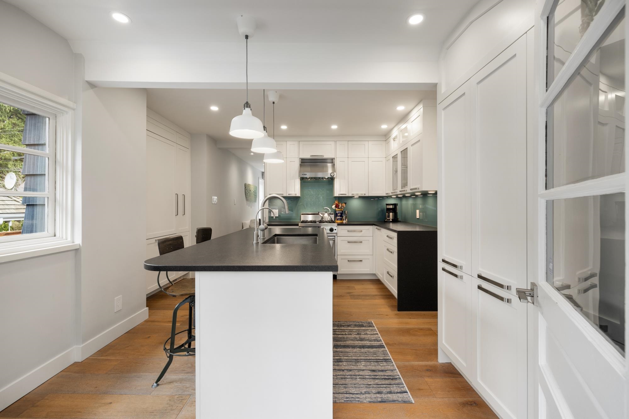 Listing image of 5648 EAGLE HARBOUR ROAD