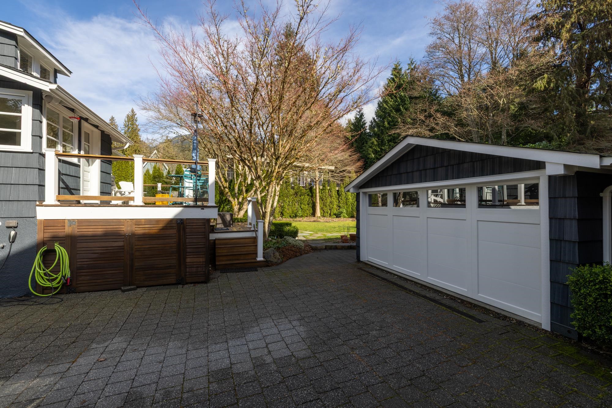 Listing image of 5648 EAGLE HARBOUR ROAD