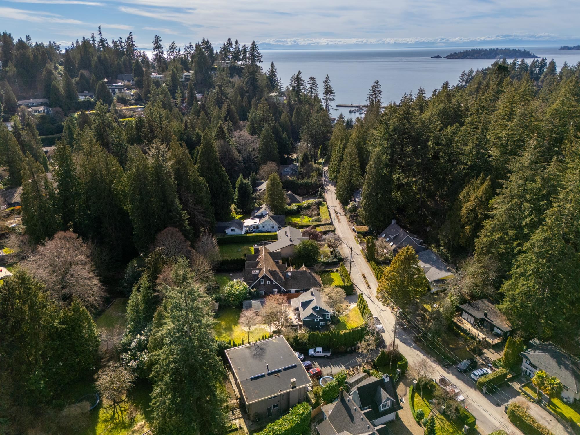 Listing image of 5648 EAGLE HARBOUR ROAD