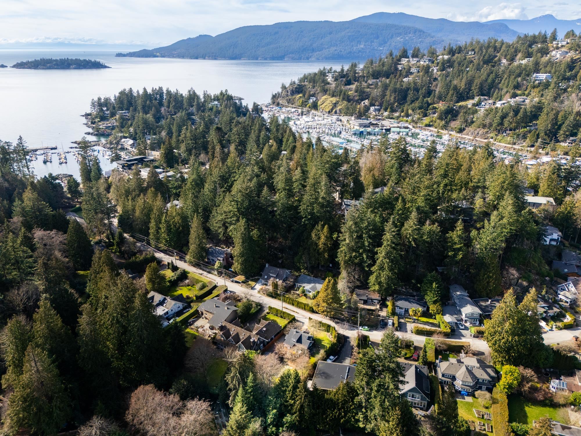 Listing image of 5648 EAGLE HARBOUR ROAD