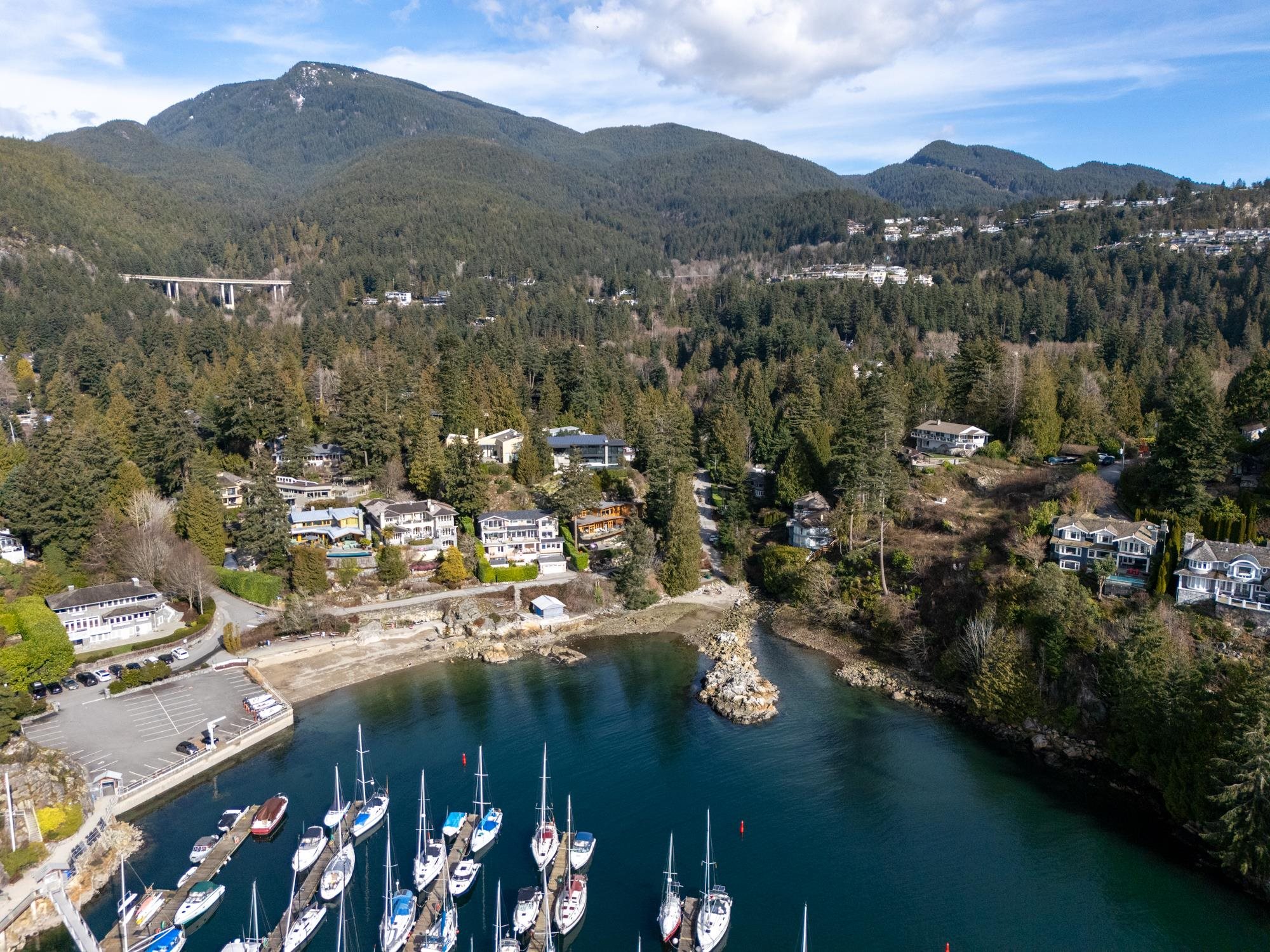 Listing image of 5648 EAGLE HARBOUR ROAD