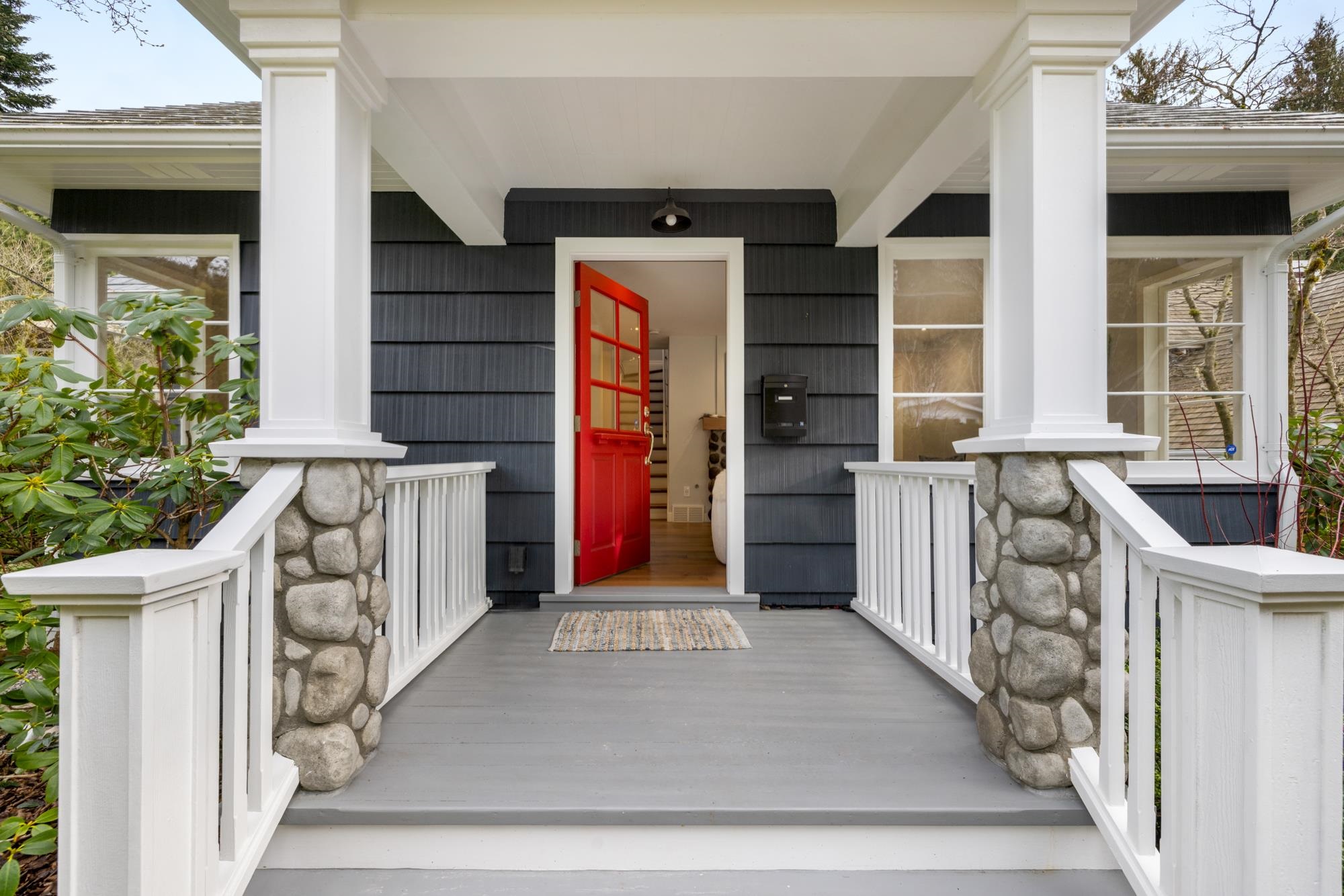 Listing image of 5648 EAGLE HARBOUR ROAD