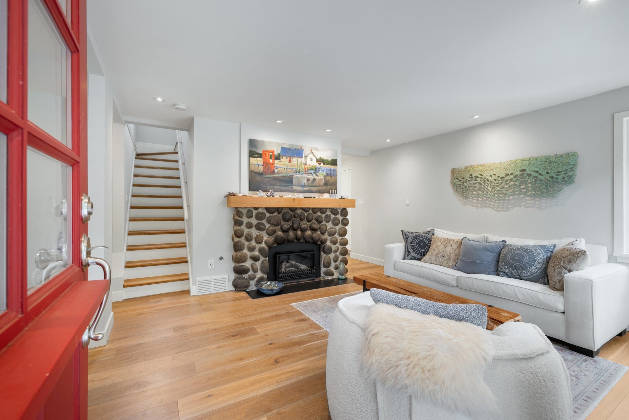 Listing image of 5648 EAGLE HARBOUR ROAD