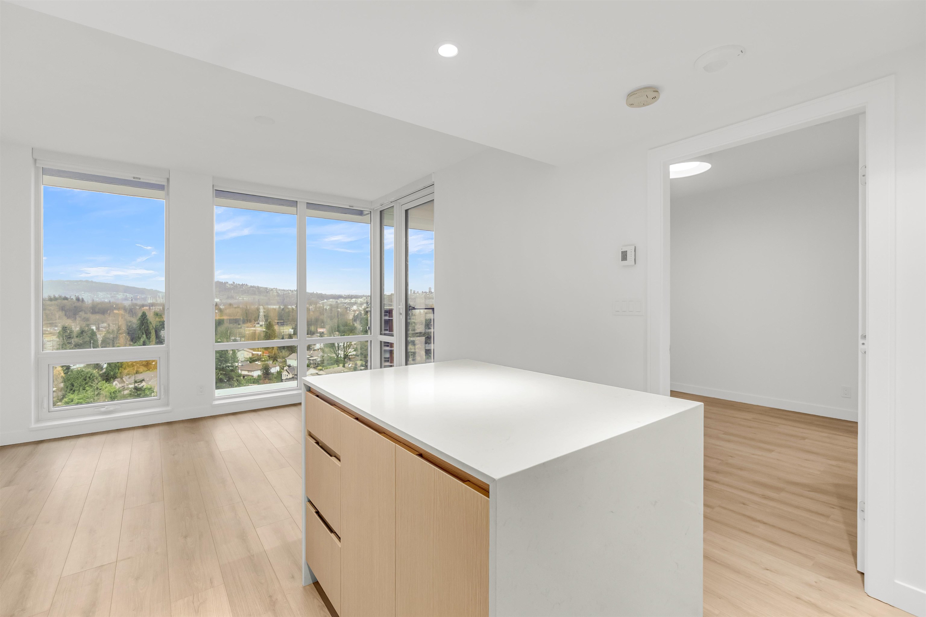 Listing image of 1205 1500 FERN STREET