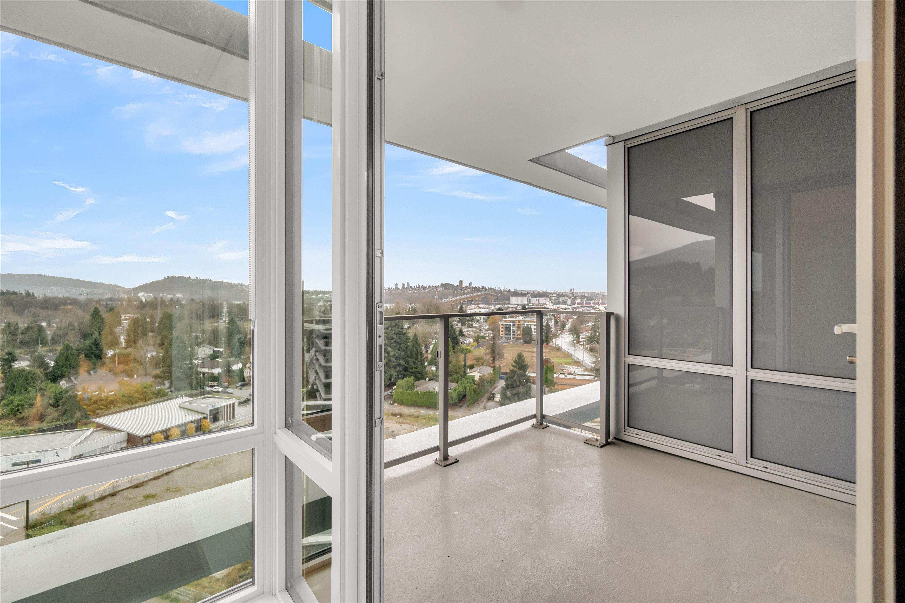 Listing image of 1205 1500 FERN STREET