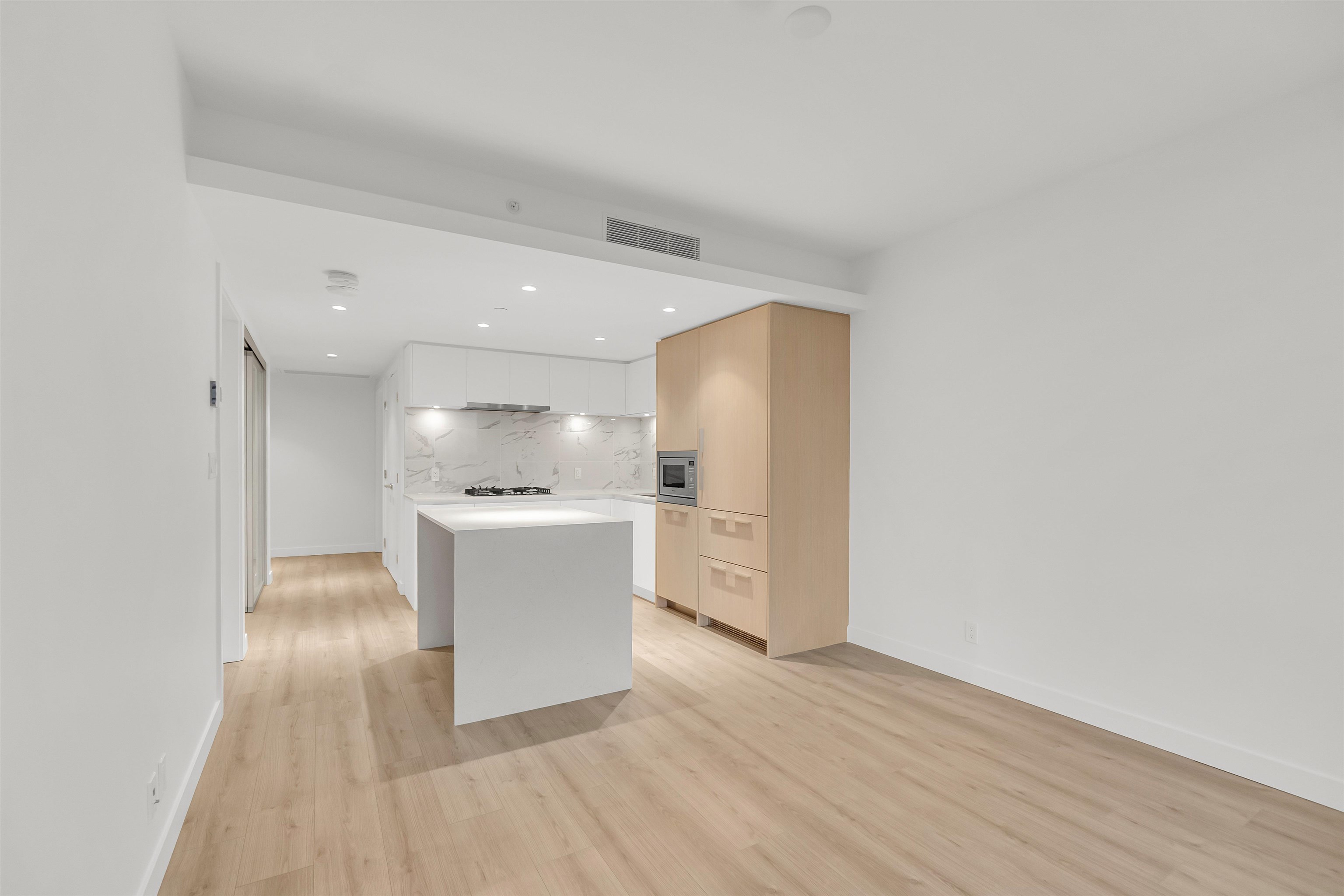 Listing image of 1205 1500 FERN STREET