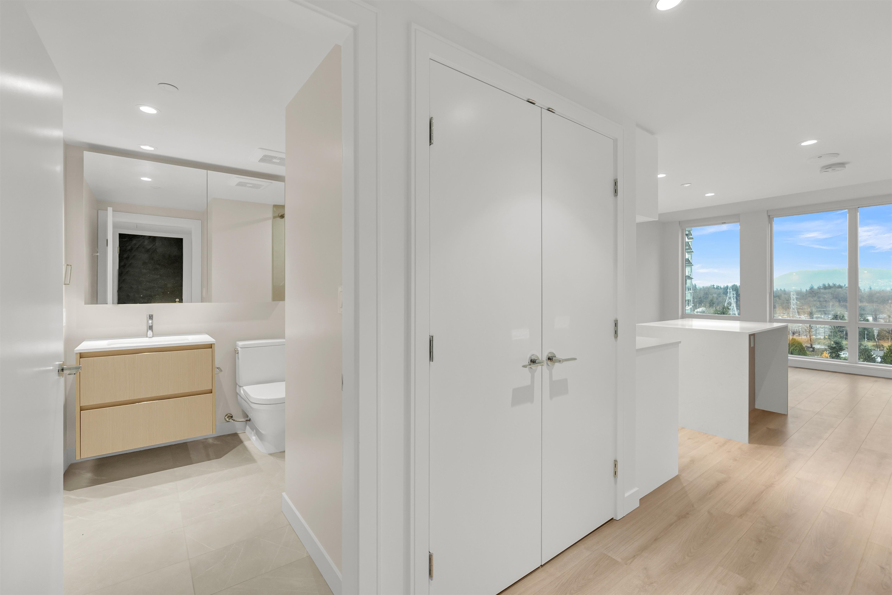 Listing image of 1205 1500 FERN STREET