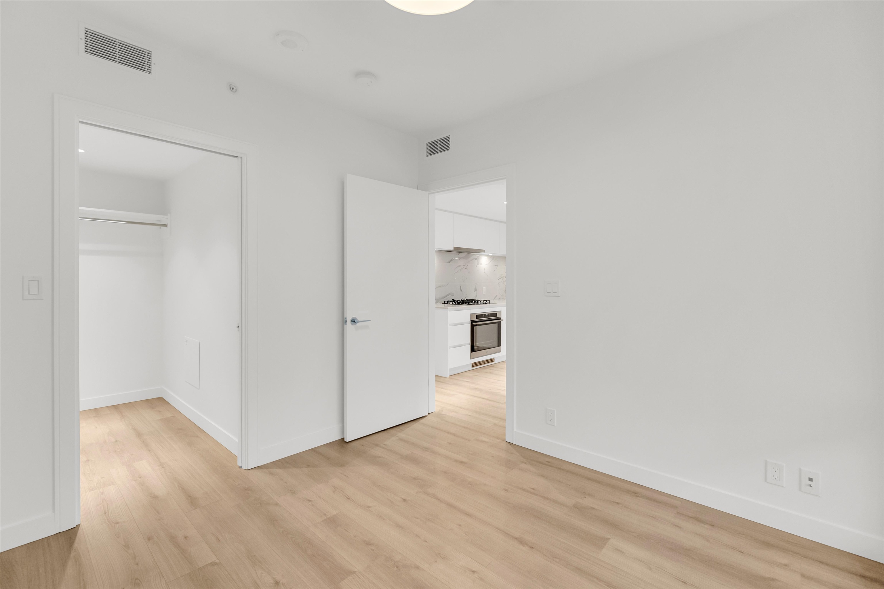 Listing image of 1205 1500 FERN STREET