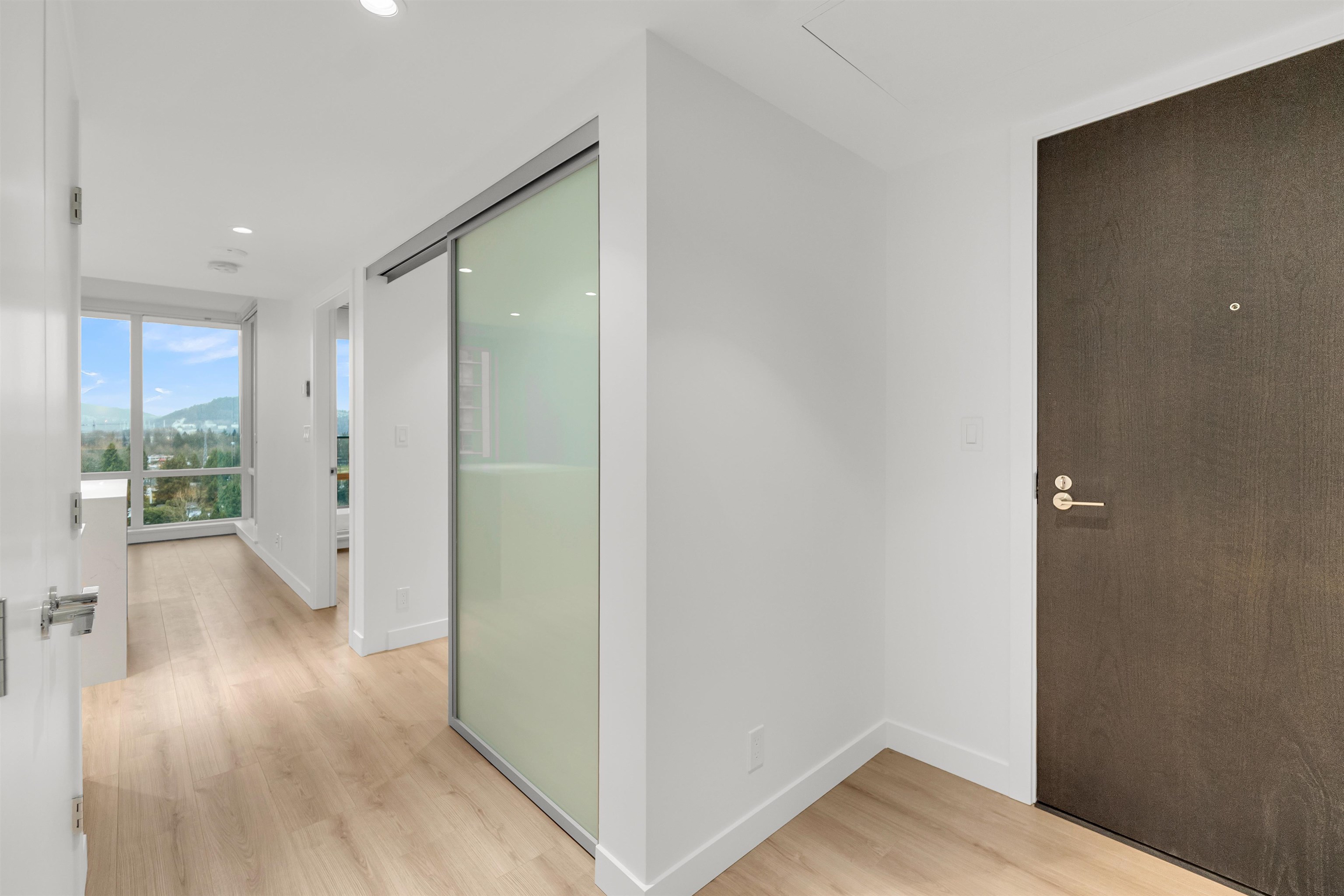 Listing image of 1205 1500 FERN STREET