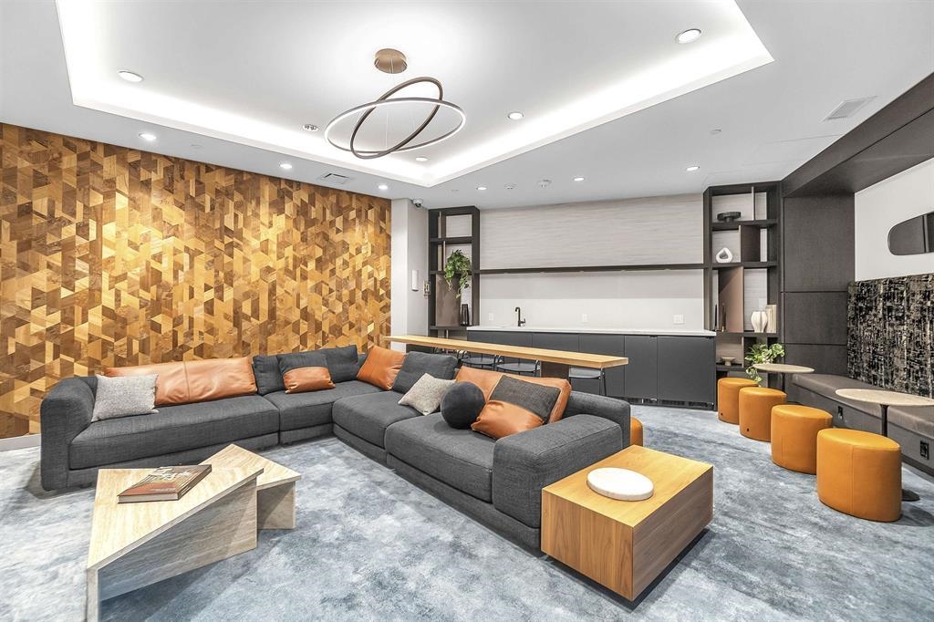 Listing image of 1205 1500 FERN STREET