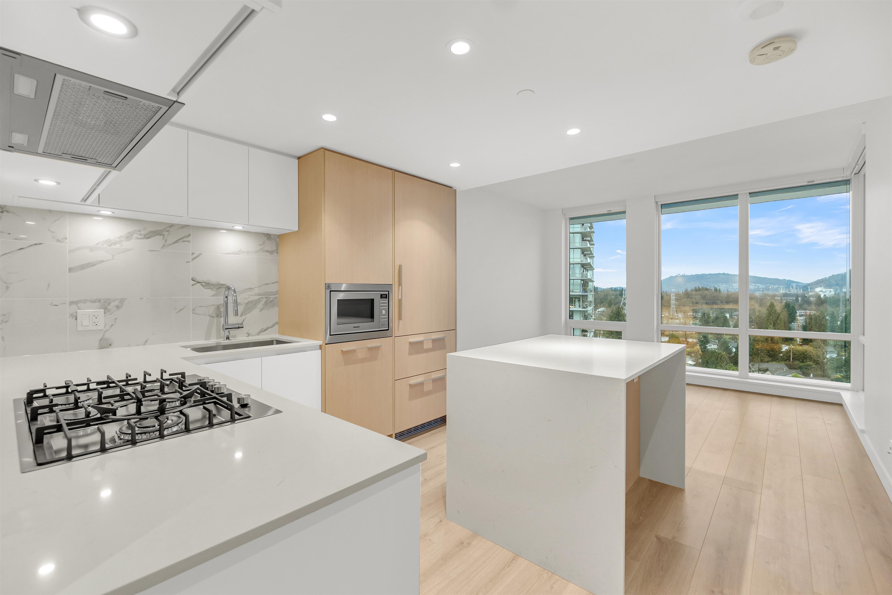 Listing image of 1205 1500 FERN STREET