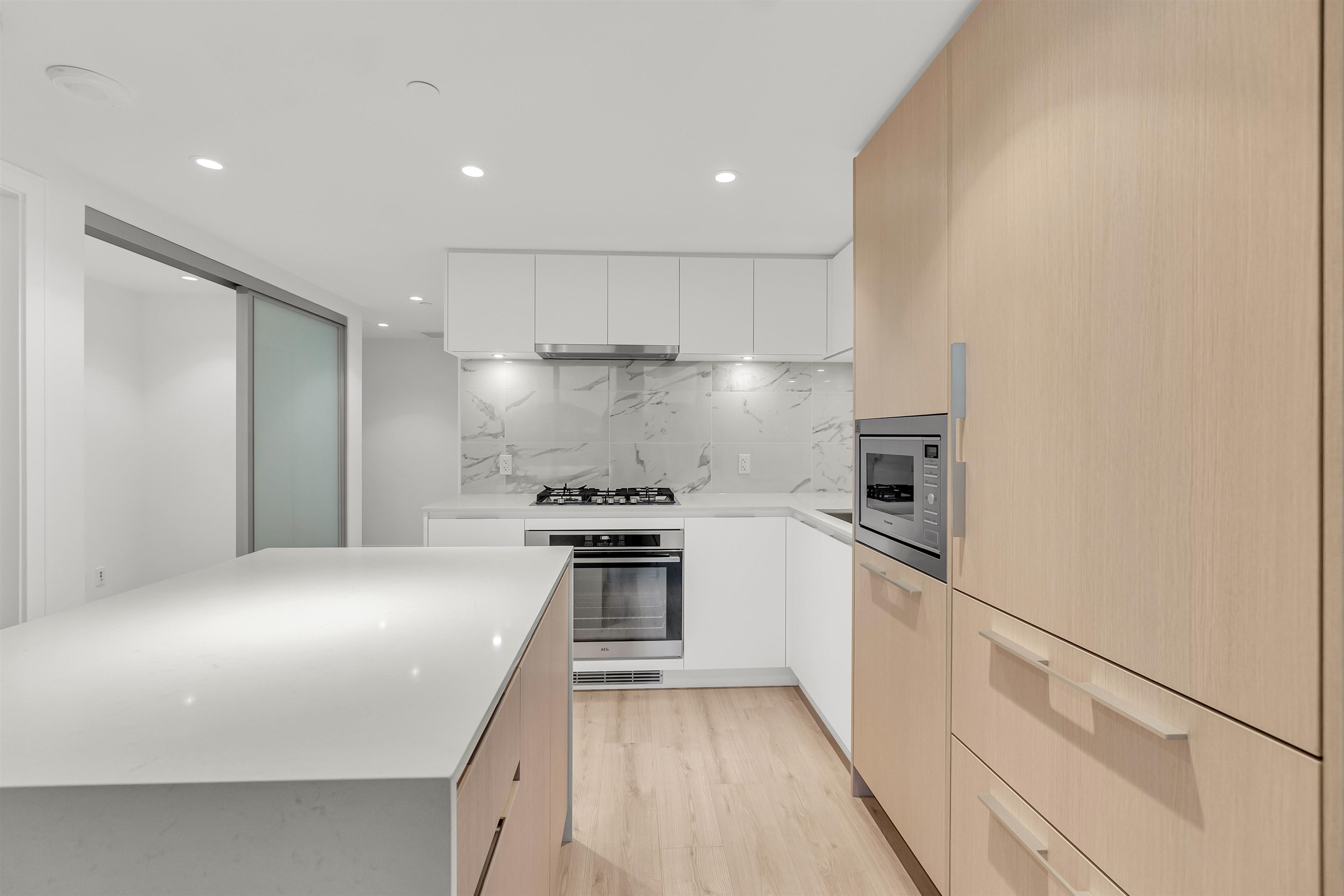 Listing image of 1205 1500 FERN STREET
