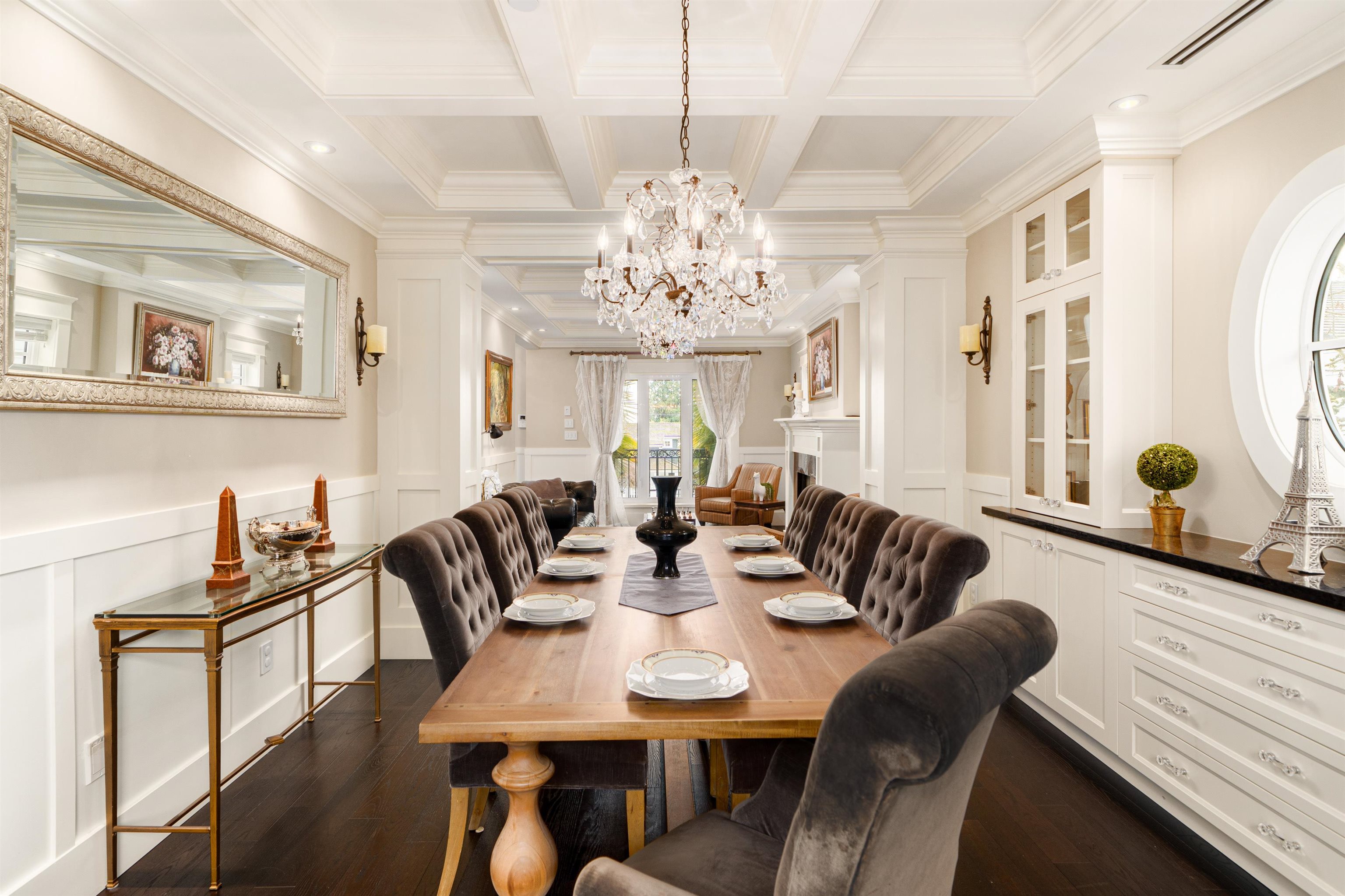 Listing image of 2285 KINGS AVENUE