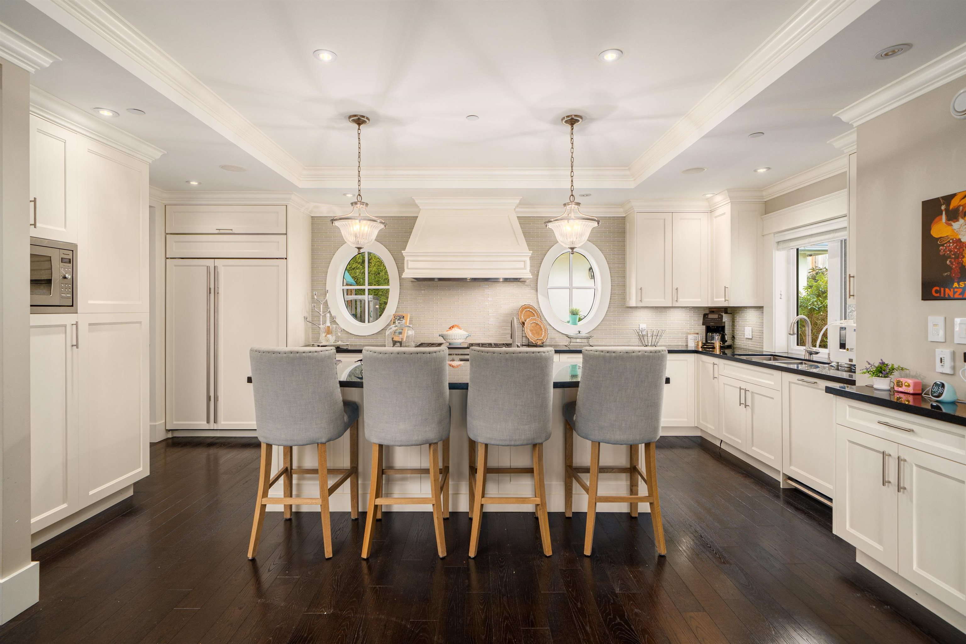Listing image of 2285 KINGS AVENUE