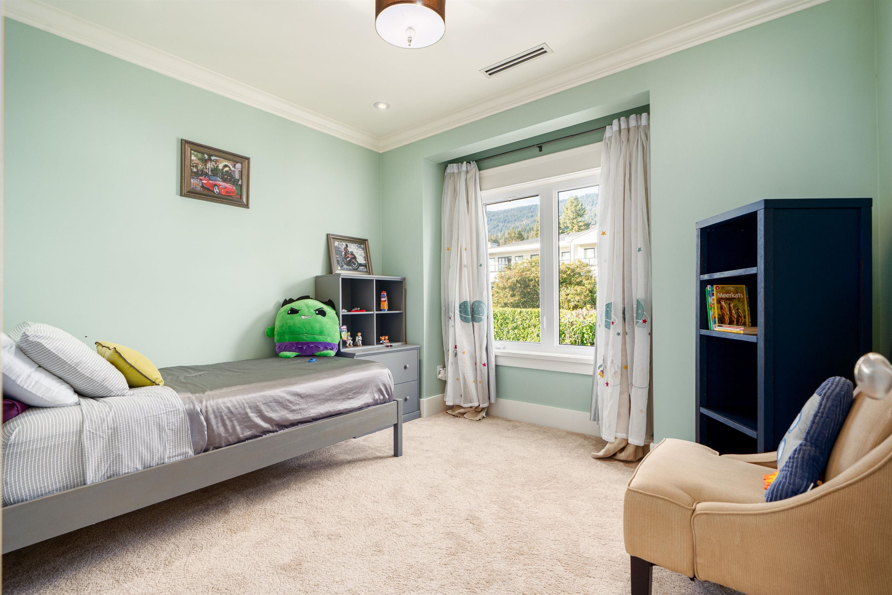 Listing image of 2285 KINGS AVENUE