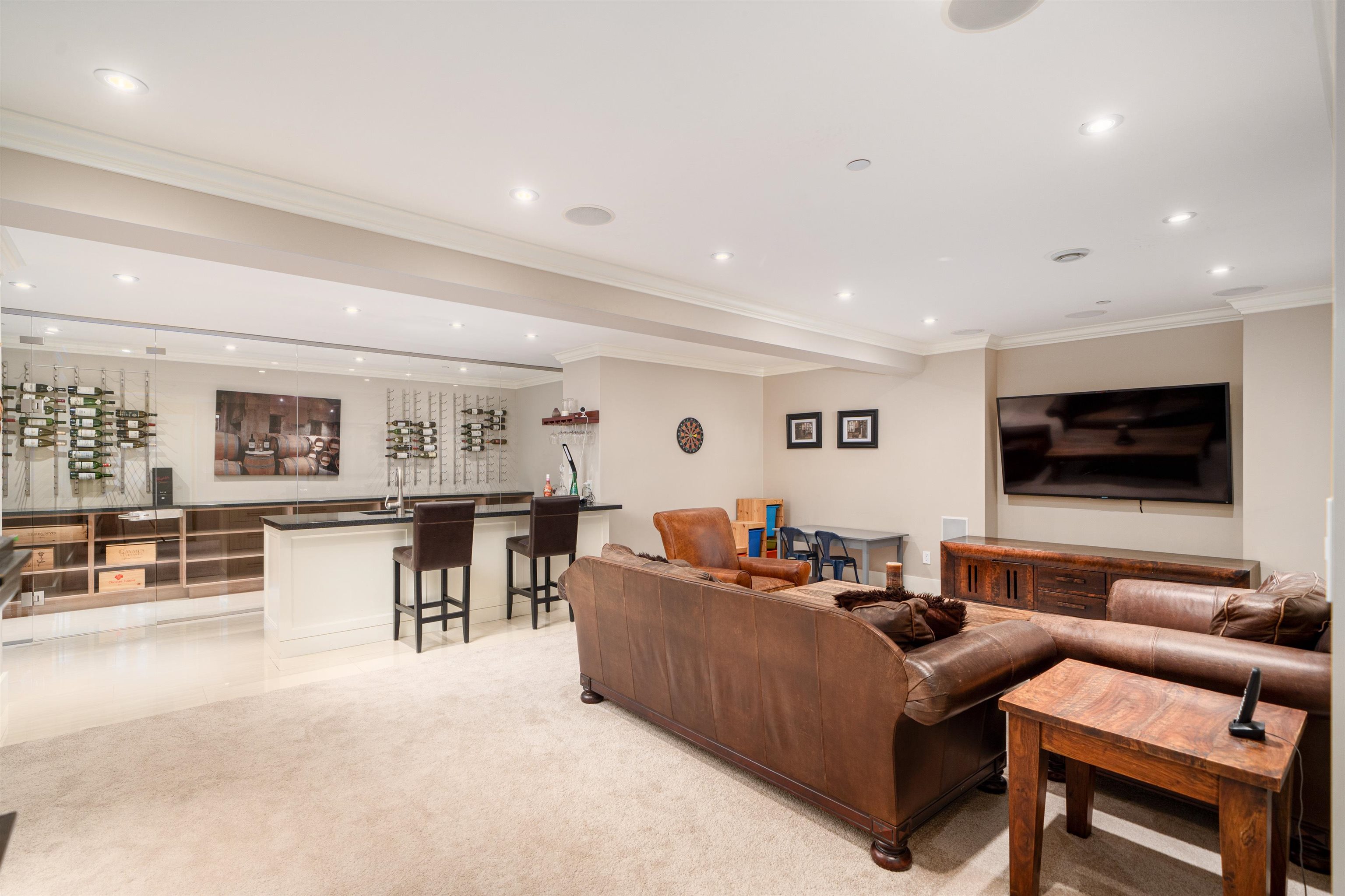 Listing image of 2285 KINGS AVENUE