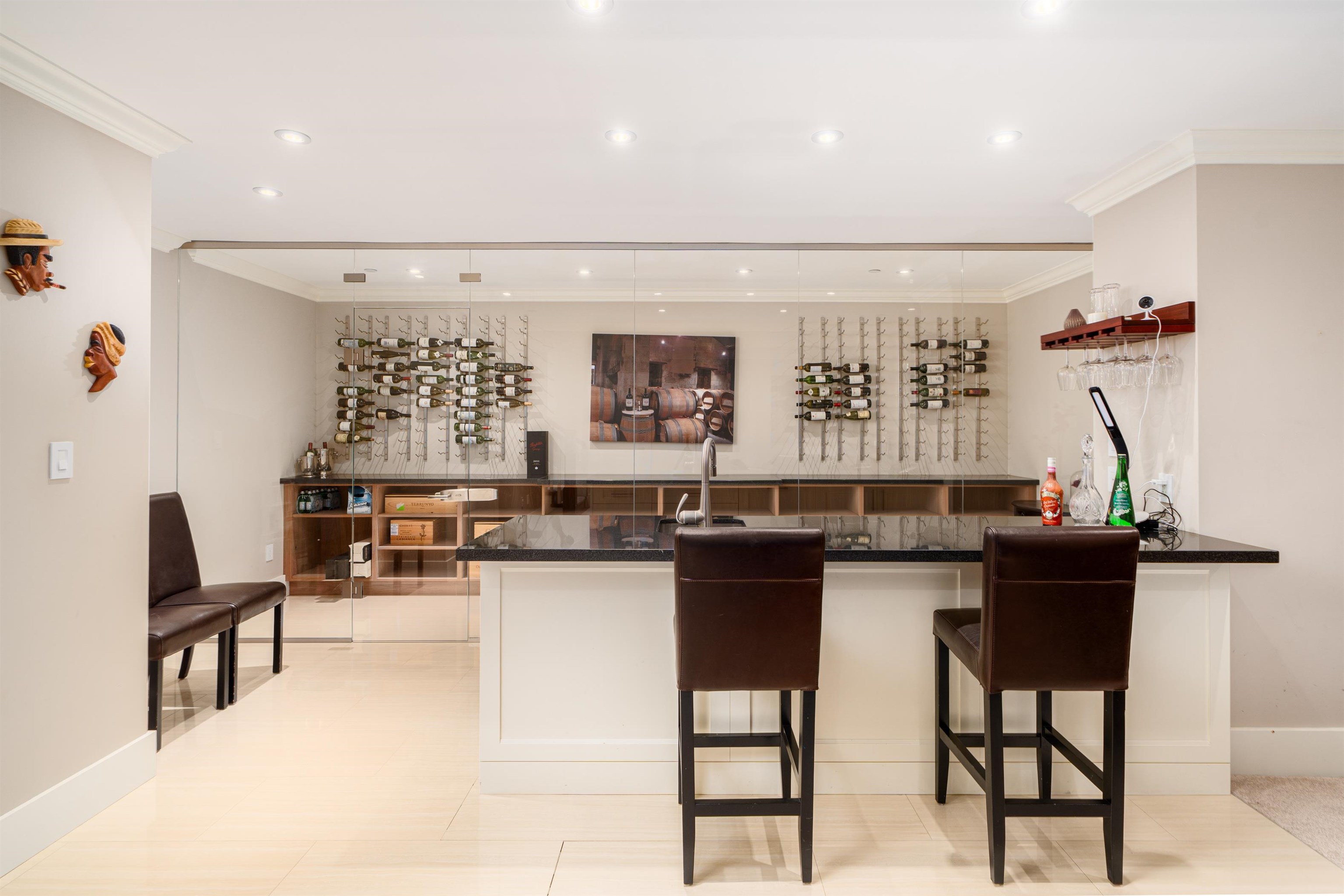 Listing image of 2285 KINGS AVENUE
