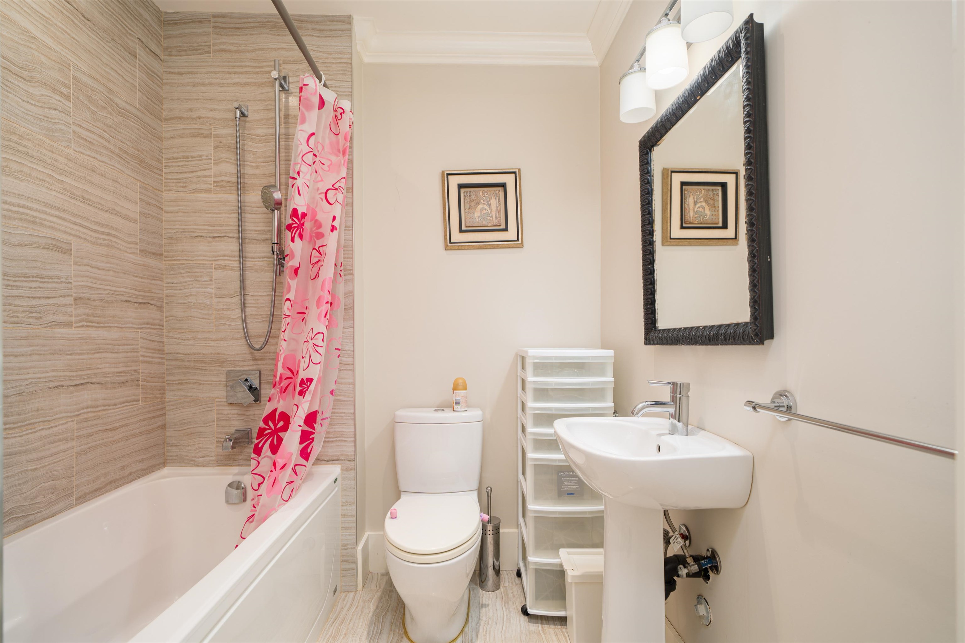 Listing image of 2285 KINGS AVENUE