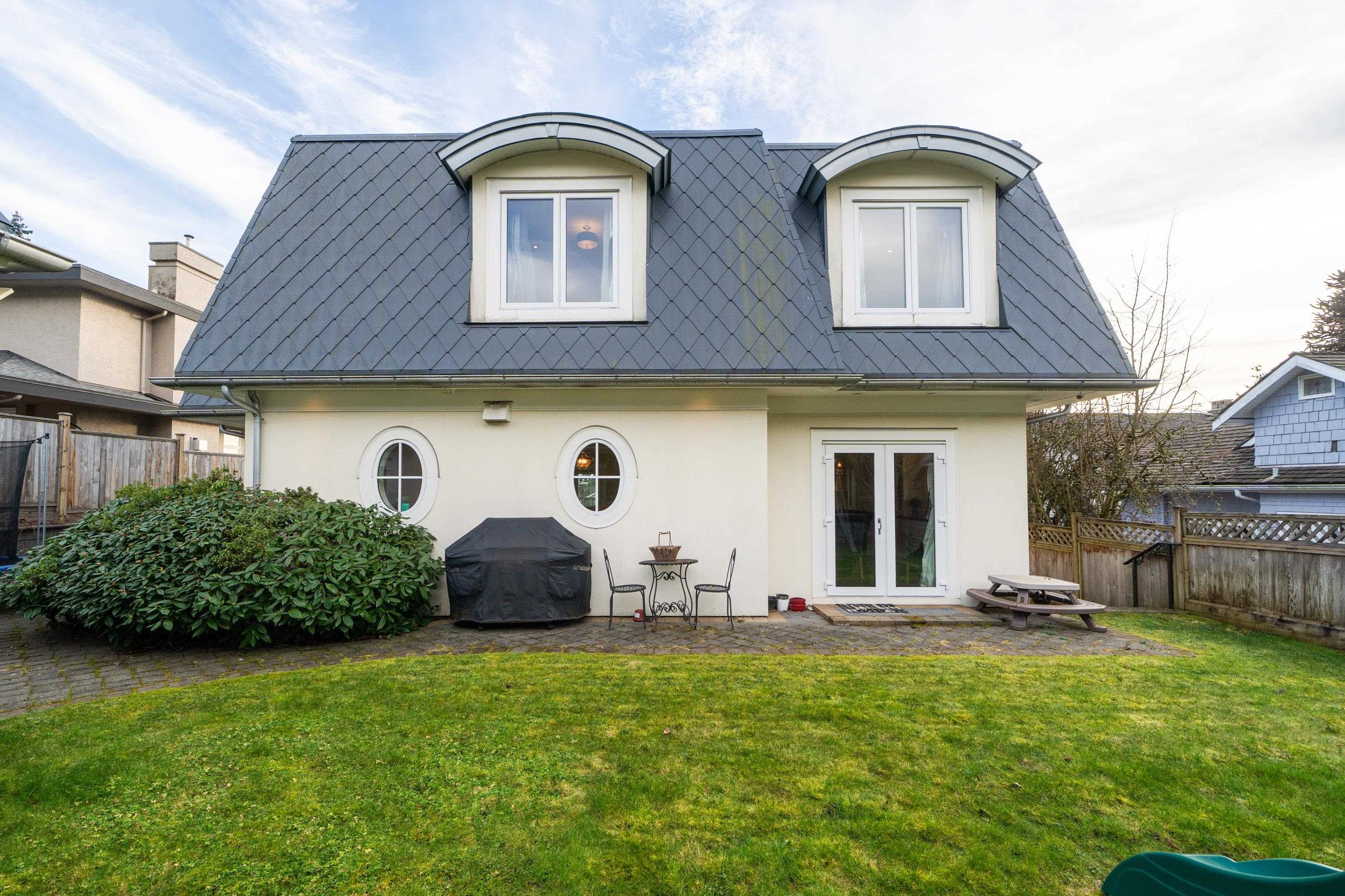Listing image of 2285 KINGS AVENUE