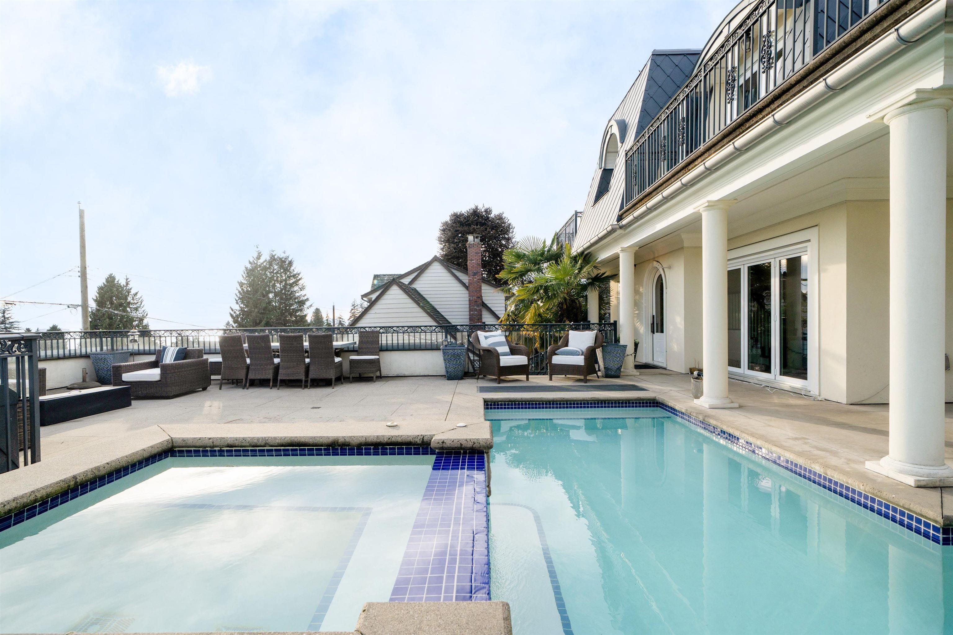 Listing image of 2285 KINGS AVENUE