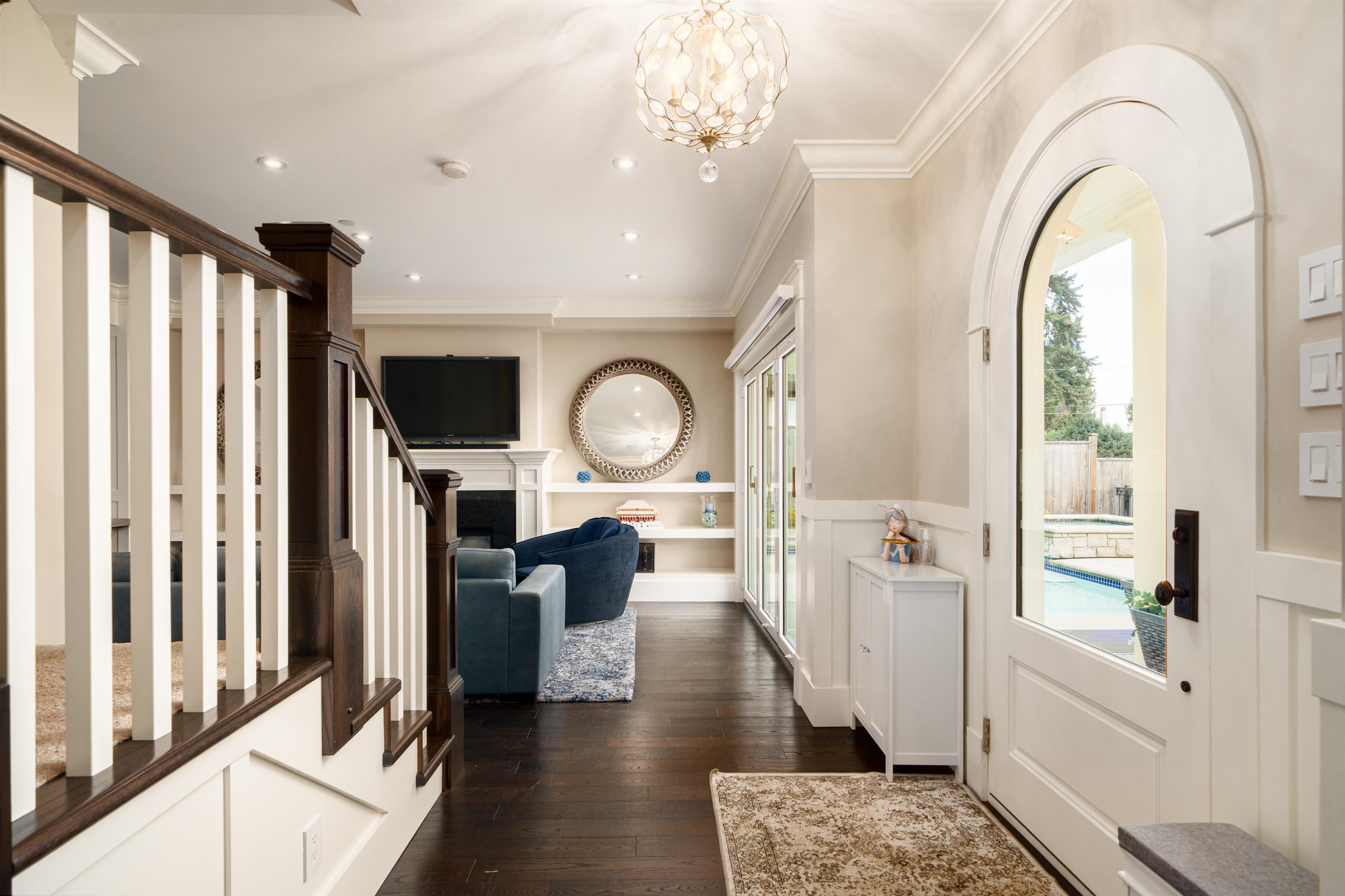 Listing image of 2285 KINGS AVENUE