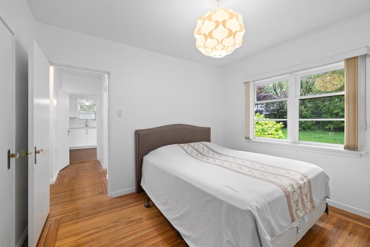 Listing image of 1561 JEFFERSON AVENUE