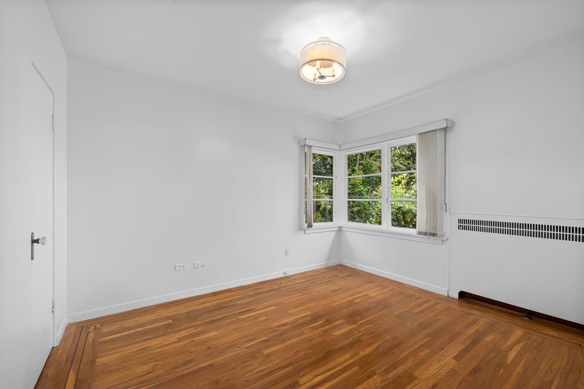 Listing image of 1561 JEFFERSON AVENUE