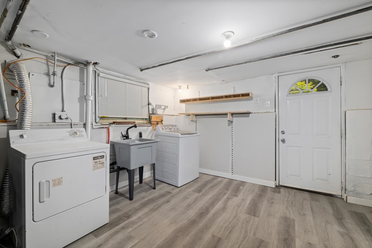 Listing image of 1561 JEFFERSON AVENUE