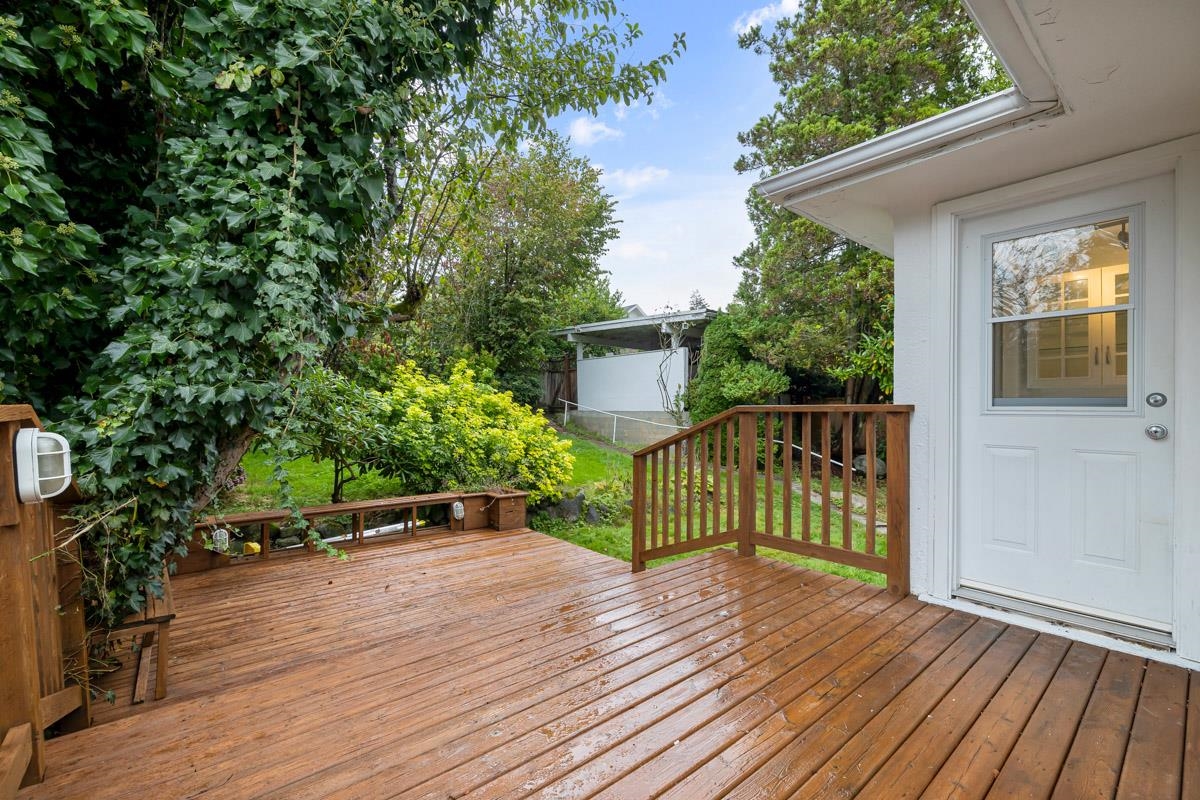 Listing image of 1561 JEFFERSON AVENUE