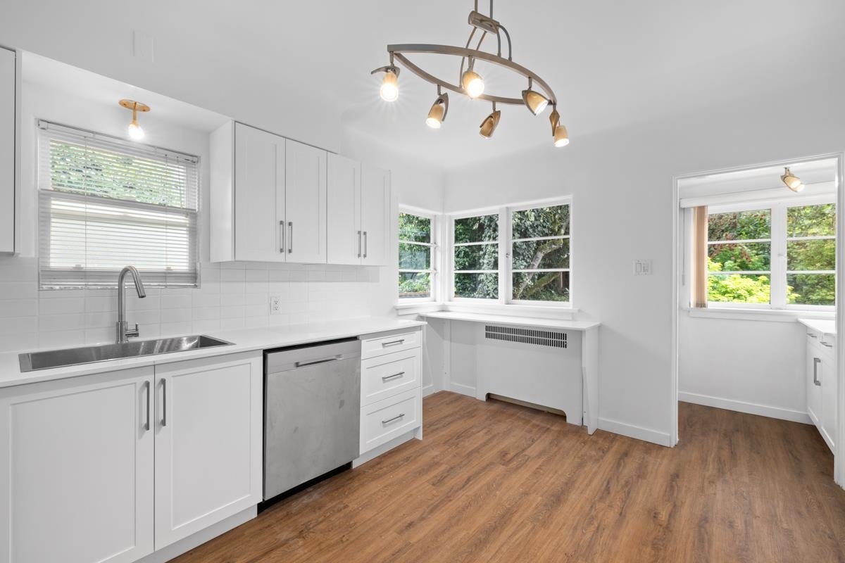 Listing image of 1561 JEFFERSON AVENUE