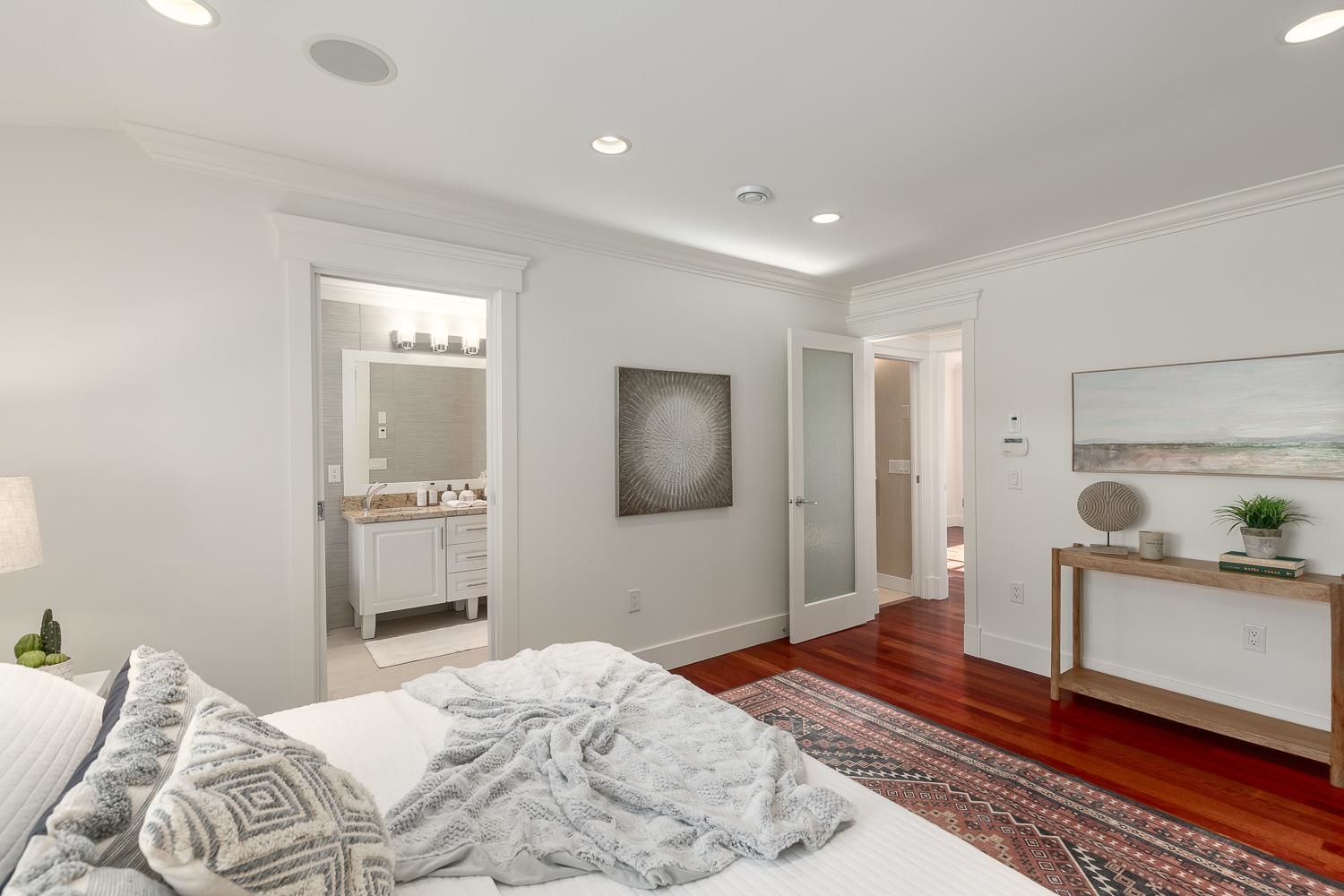 Listing image of 716 E 29TH STREET