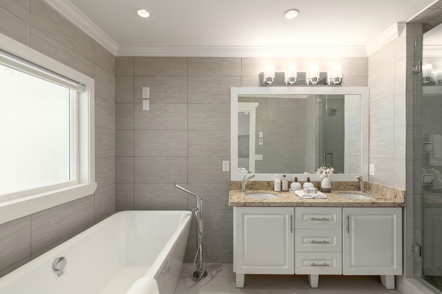 Listing image of 716 E 29TH STREET