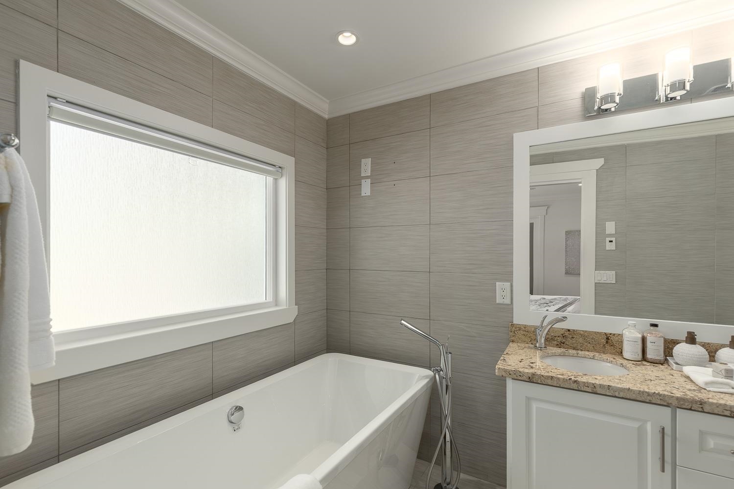 Listing image of 716 E 29TH STREET