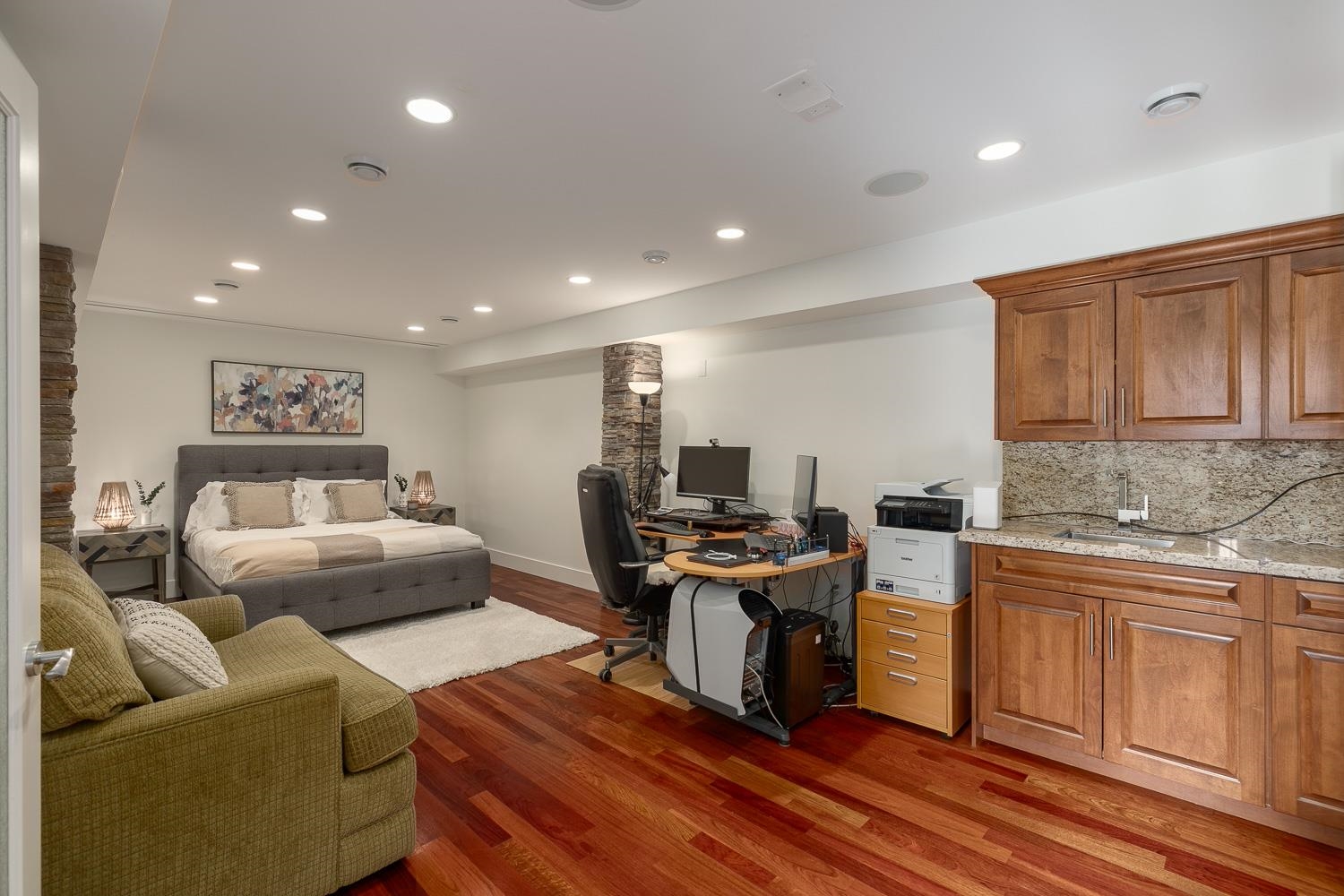 Listing image of 716 E 29TH STREET