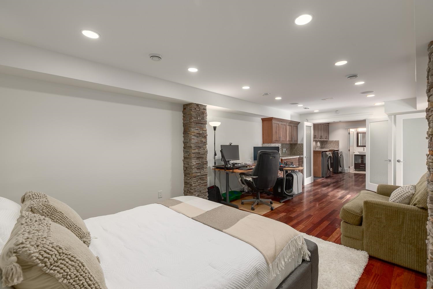 Listing image of 716 E 29TH STREET