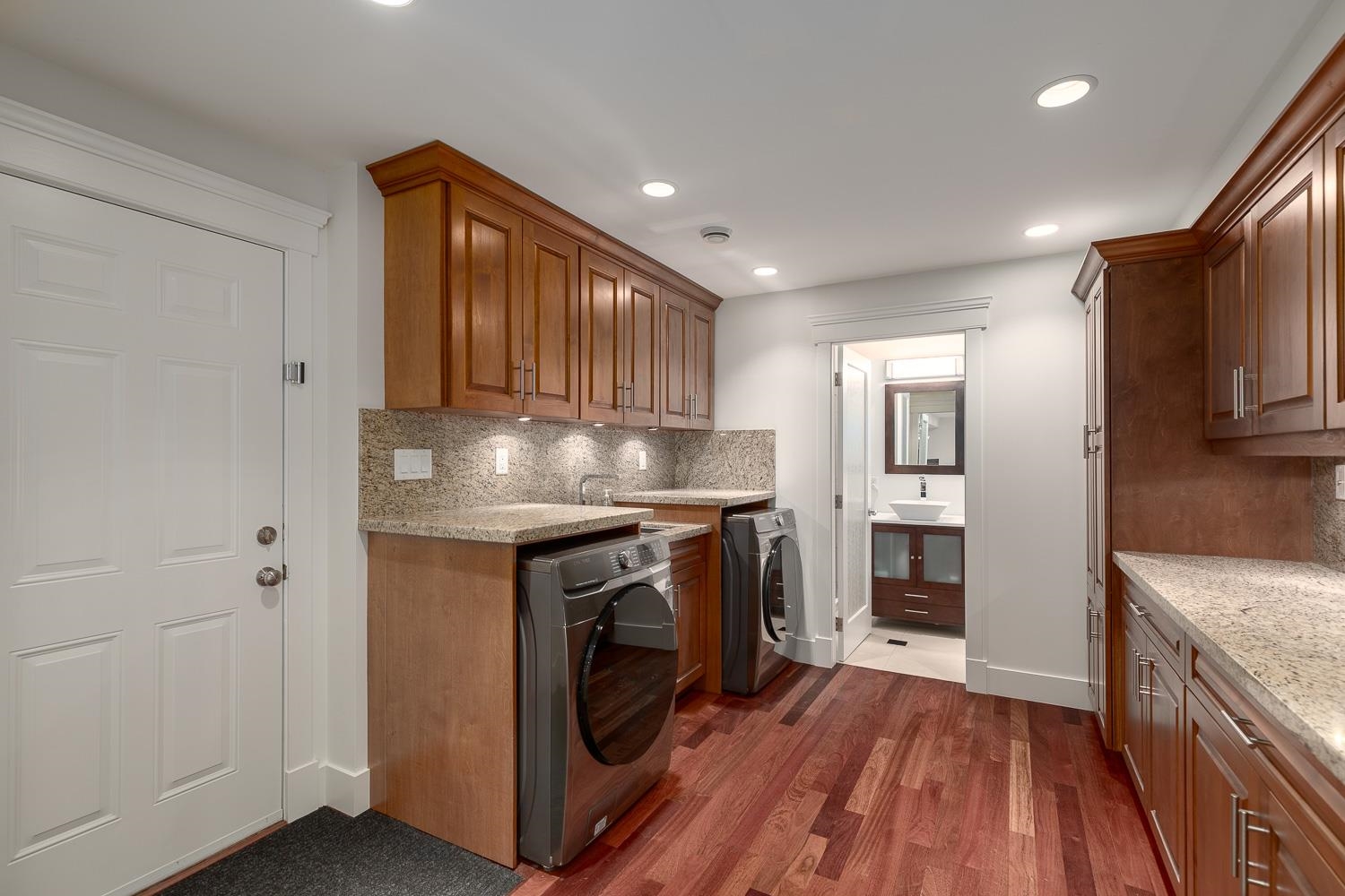 Listing image of 716 E 29TH STREET