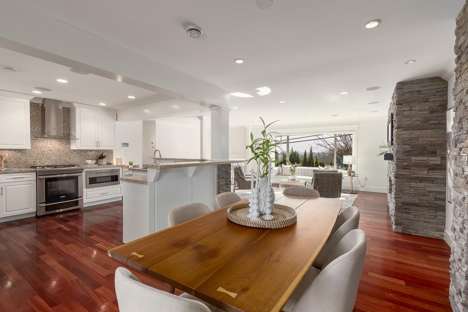 Listing image of 716 E 29TH STREET