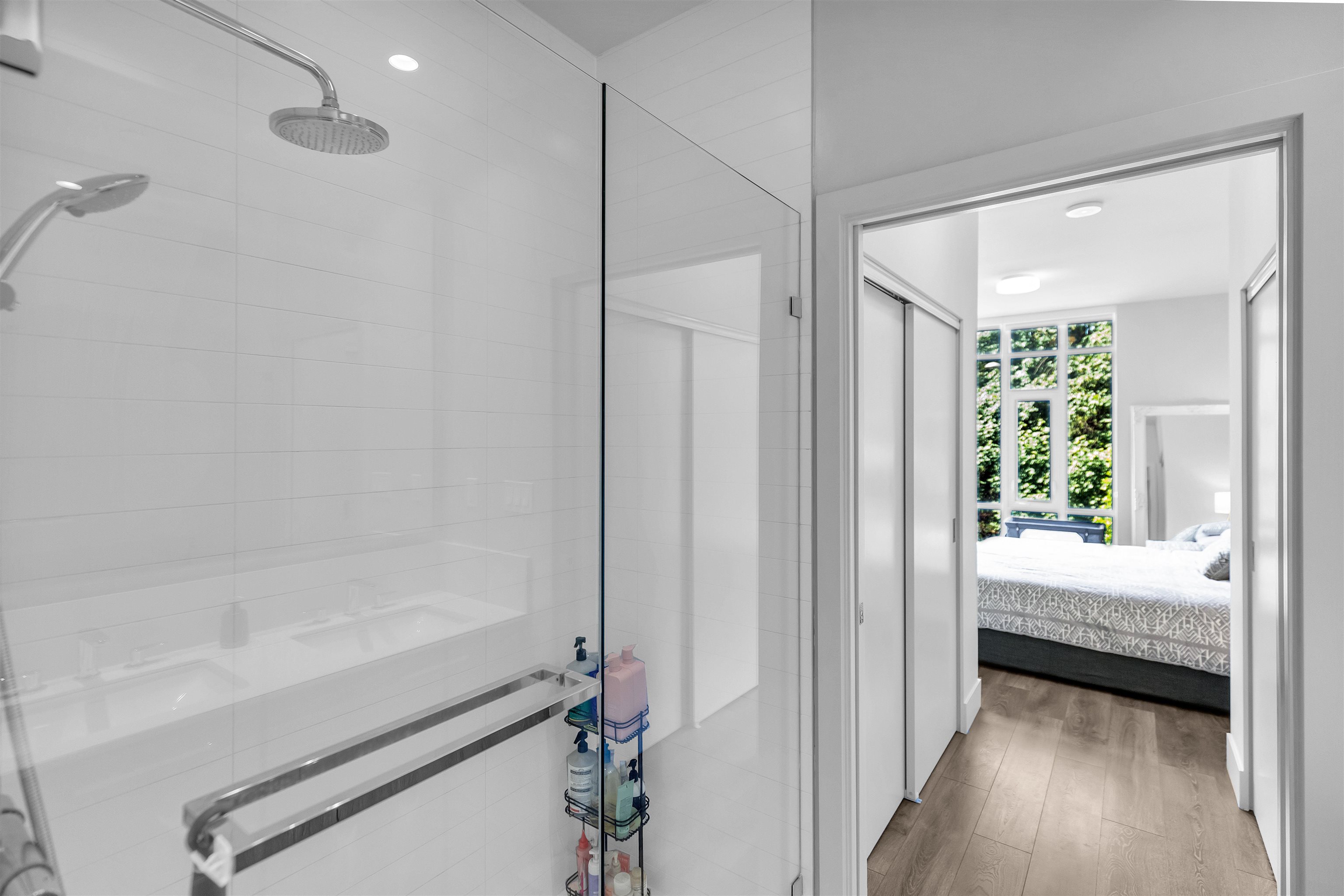 Listing image of 104 680 SEYLYNN CRESCENT