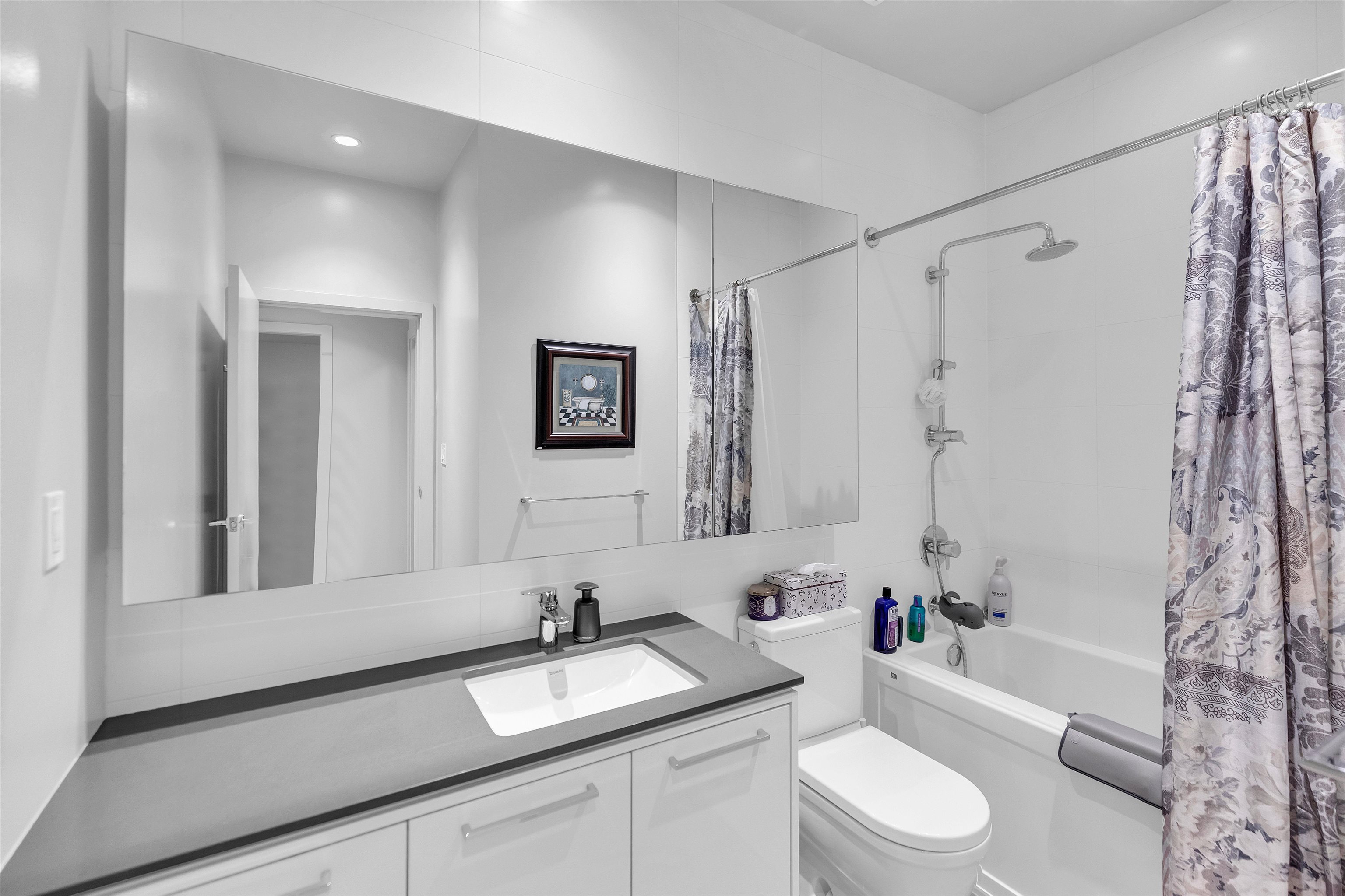 Listing image of 104 680 SEYLYNN CRESCENT