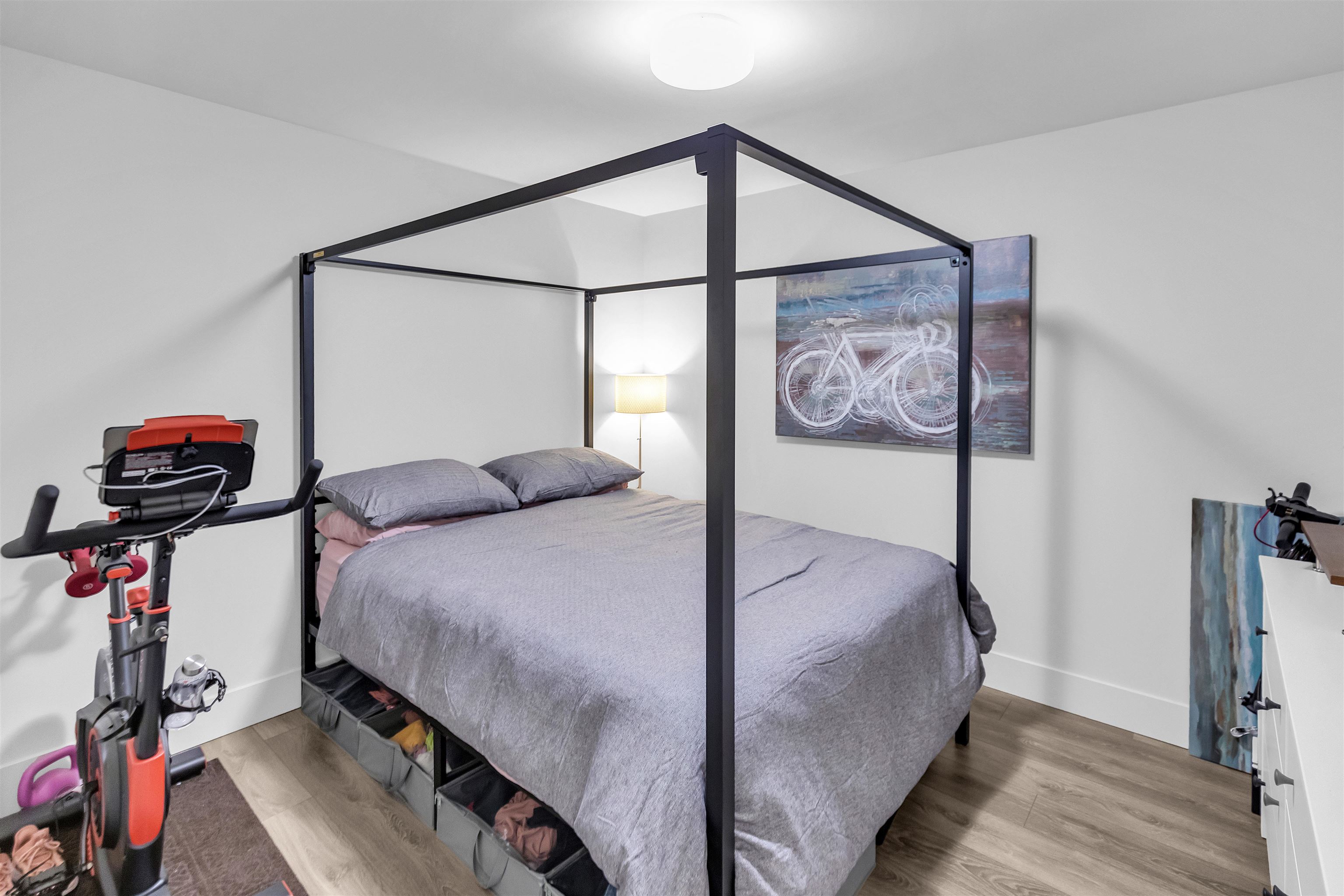 Listing image of 104 680 SEYLYNN CRESCENT