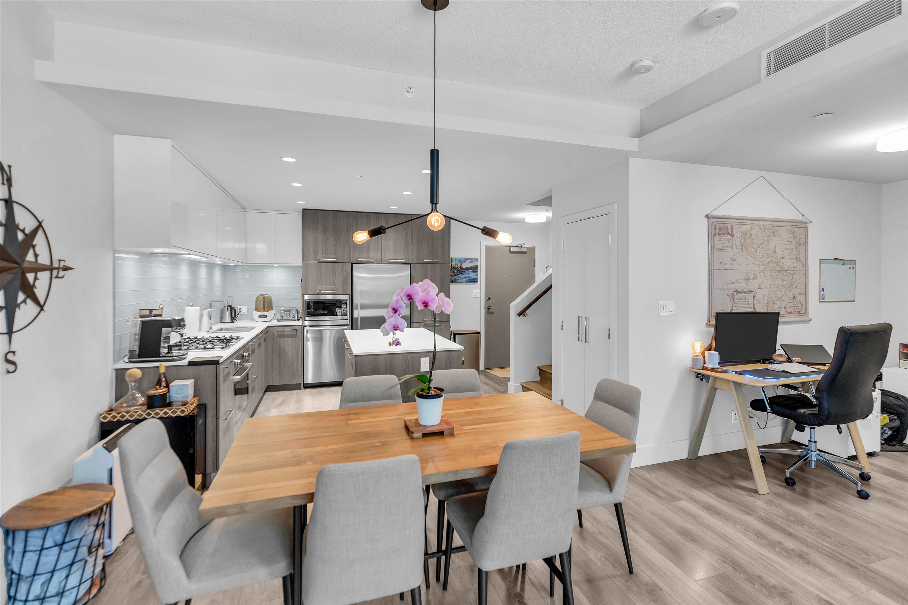 Listing image of 104 680 SEYLYNN CRESCENT