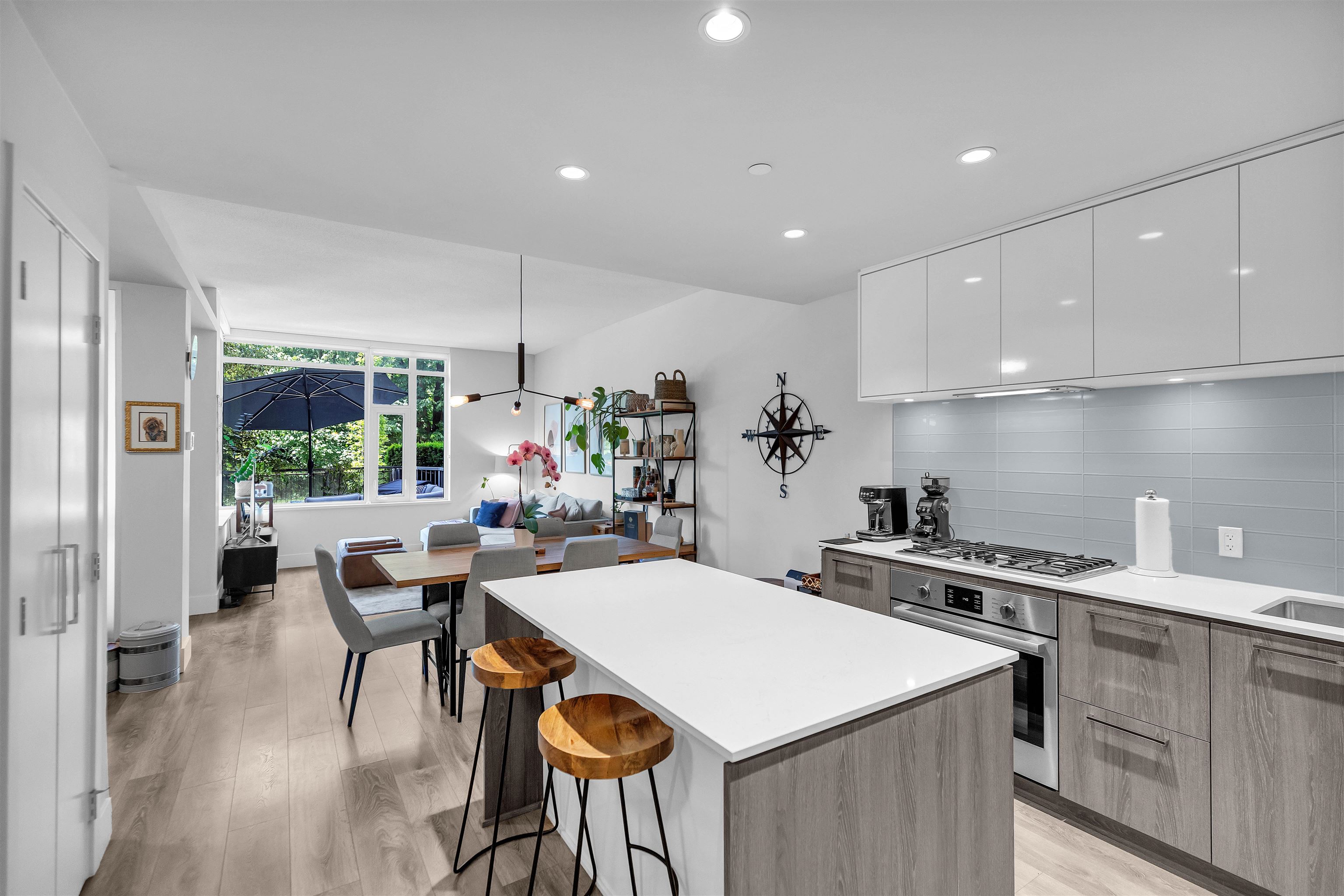 Listing image of 104 680 SEYLYNN CRESCENT