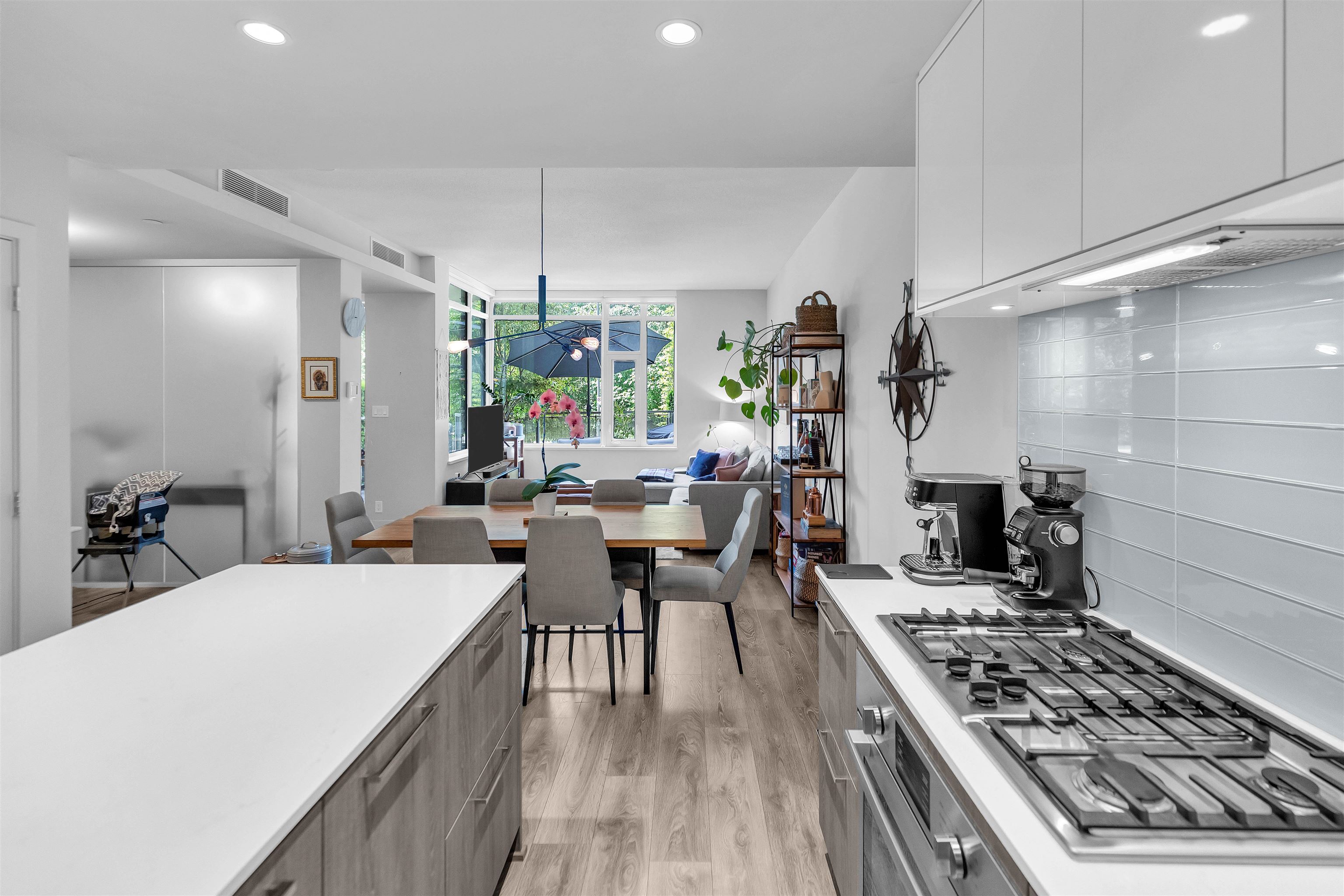 Listing image of 104 680 SEYLYNN CRESCENT