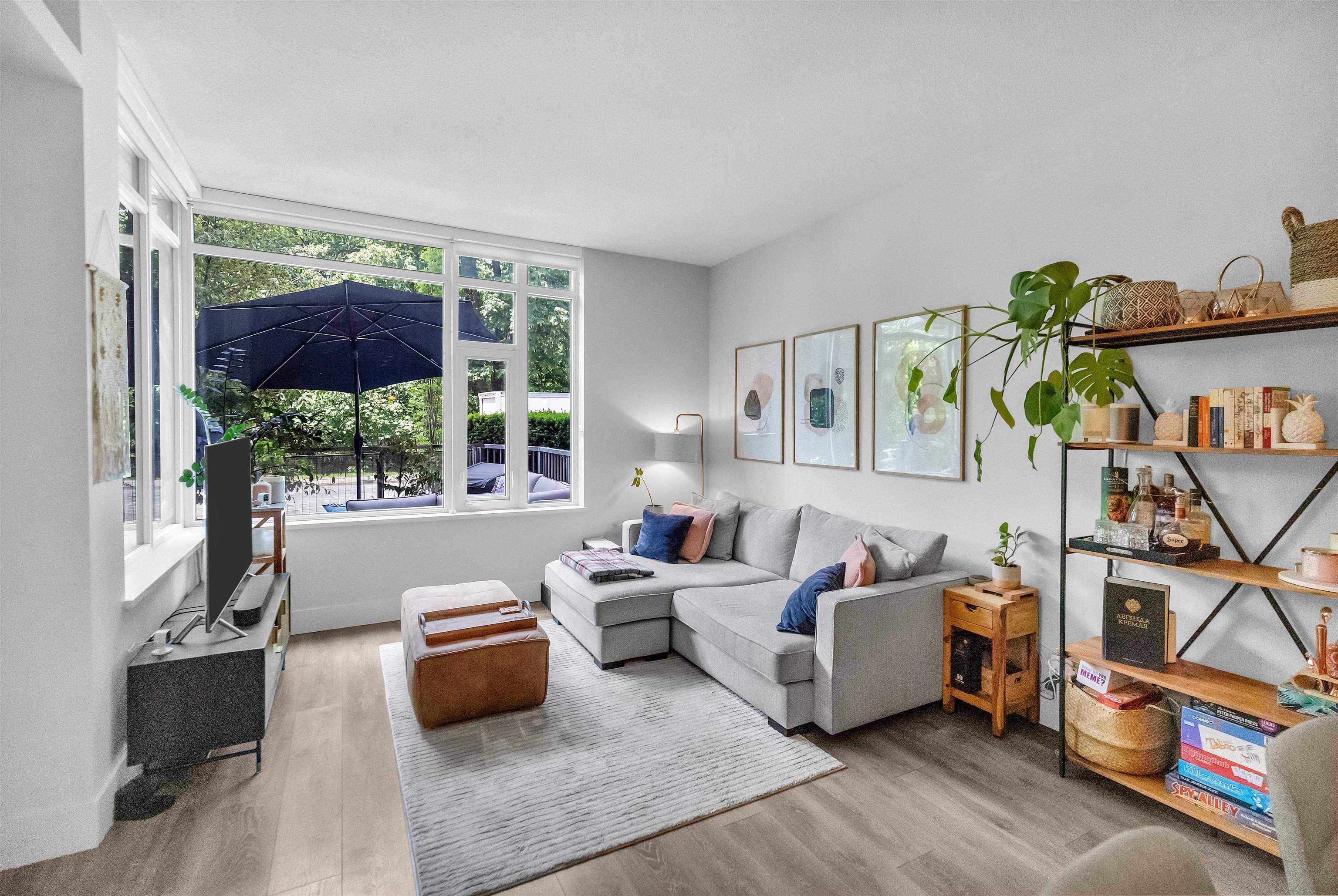 Listing image of 104 680 SEYLYNN CRESCENT